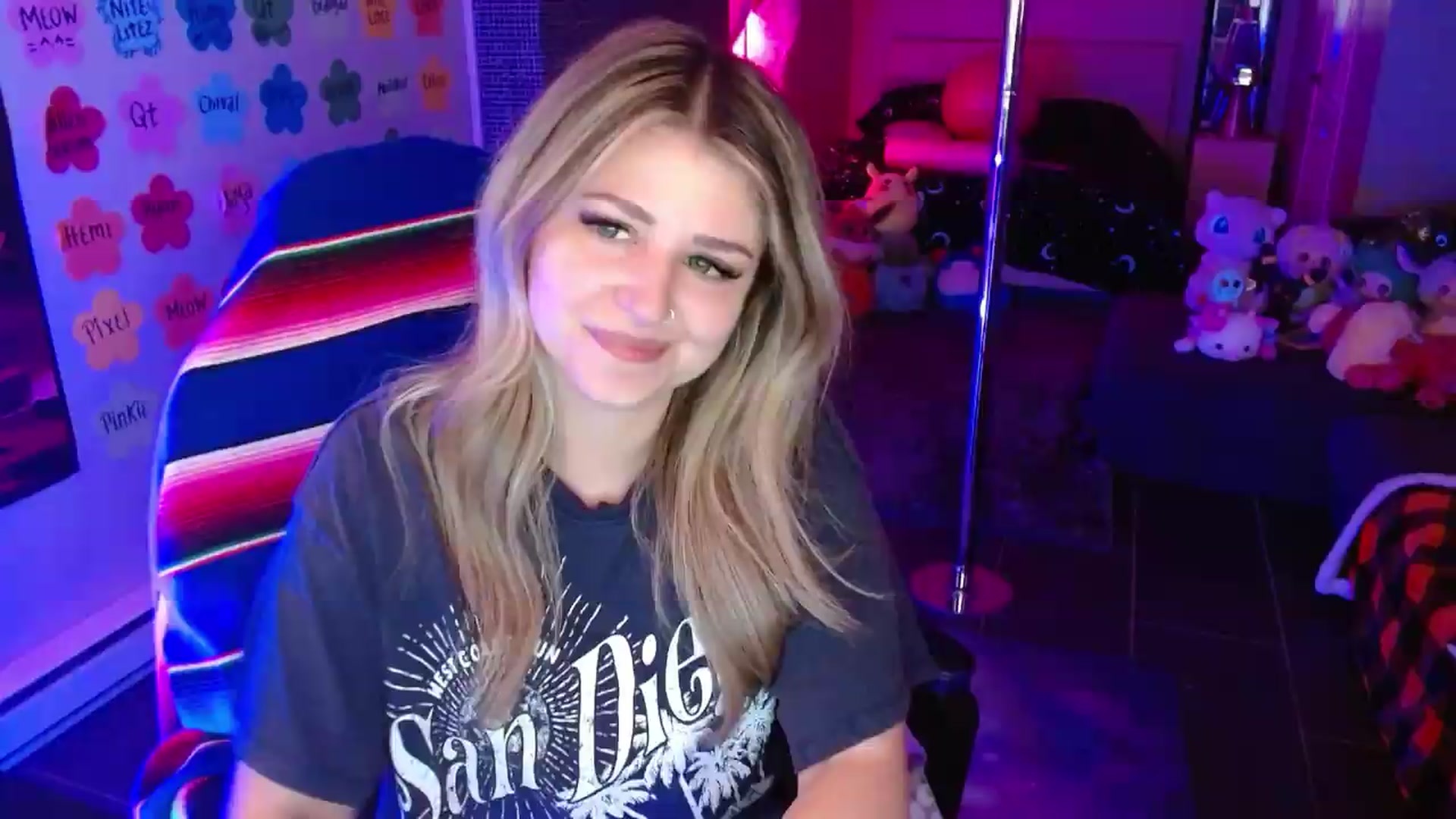 Gallery image thumbnail from Serafina's myfreecams stream on, 07/23/2026, 04:47 image 13 of 20