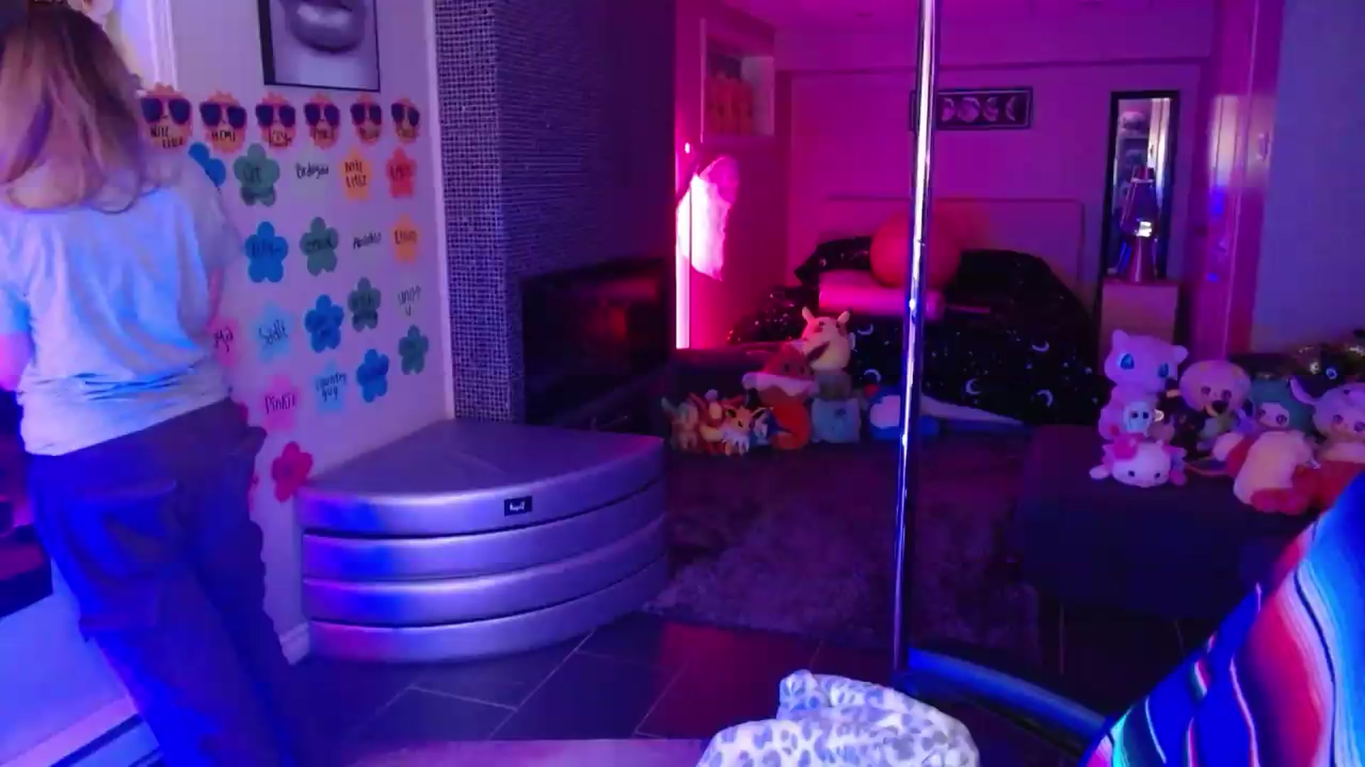 Gallery image thumbnail from Serafina's myfreecams stream on, 07/24/2026, 05:06 image 14 of 20