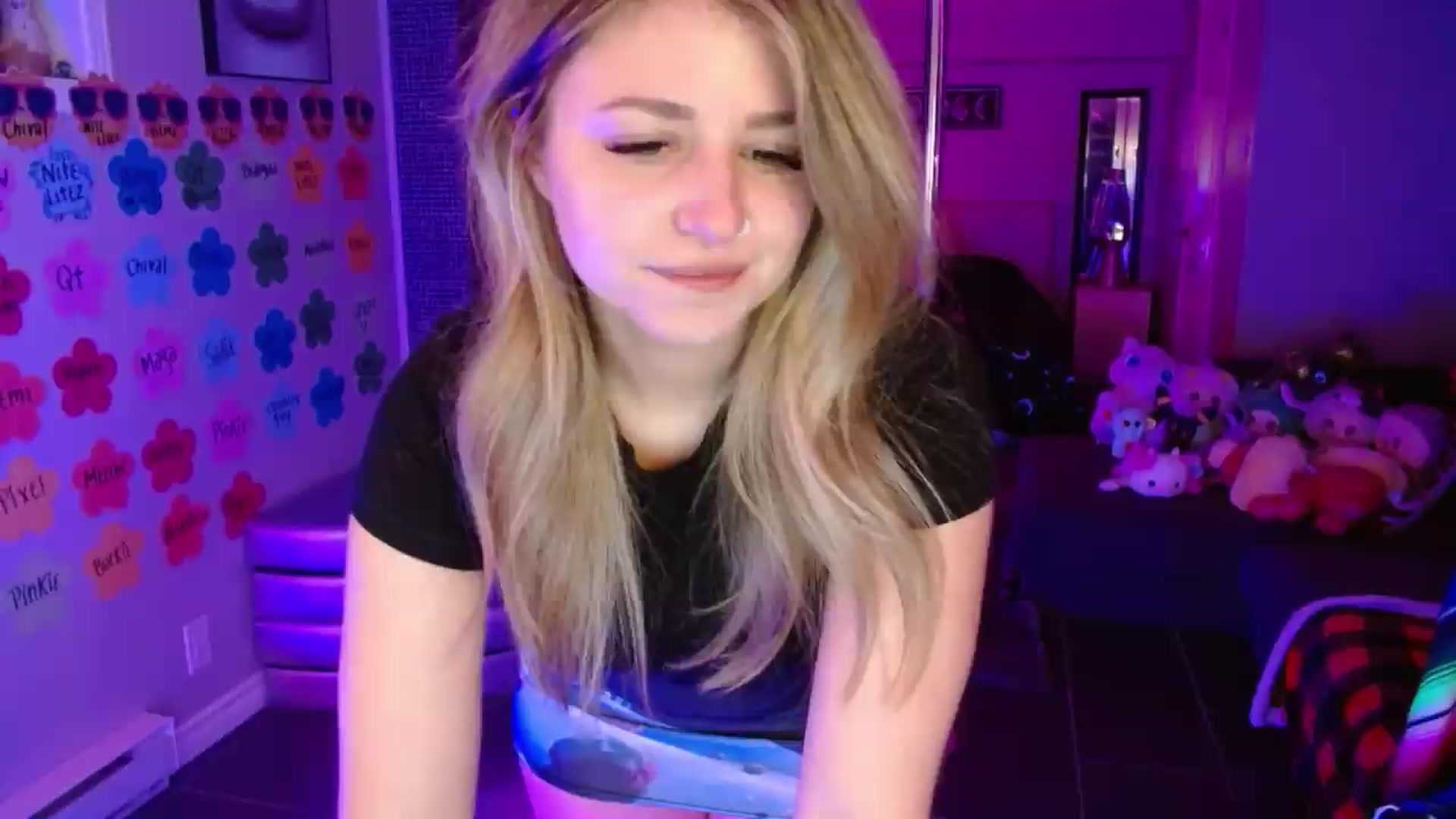 Gallery image thumbnail from Serafina's myfreecams stream on, 07/27/2026, 03:33 image 19 of 20