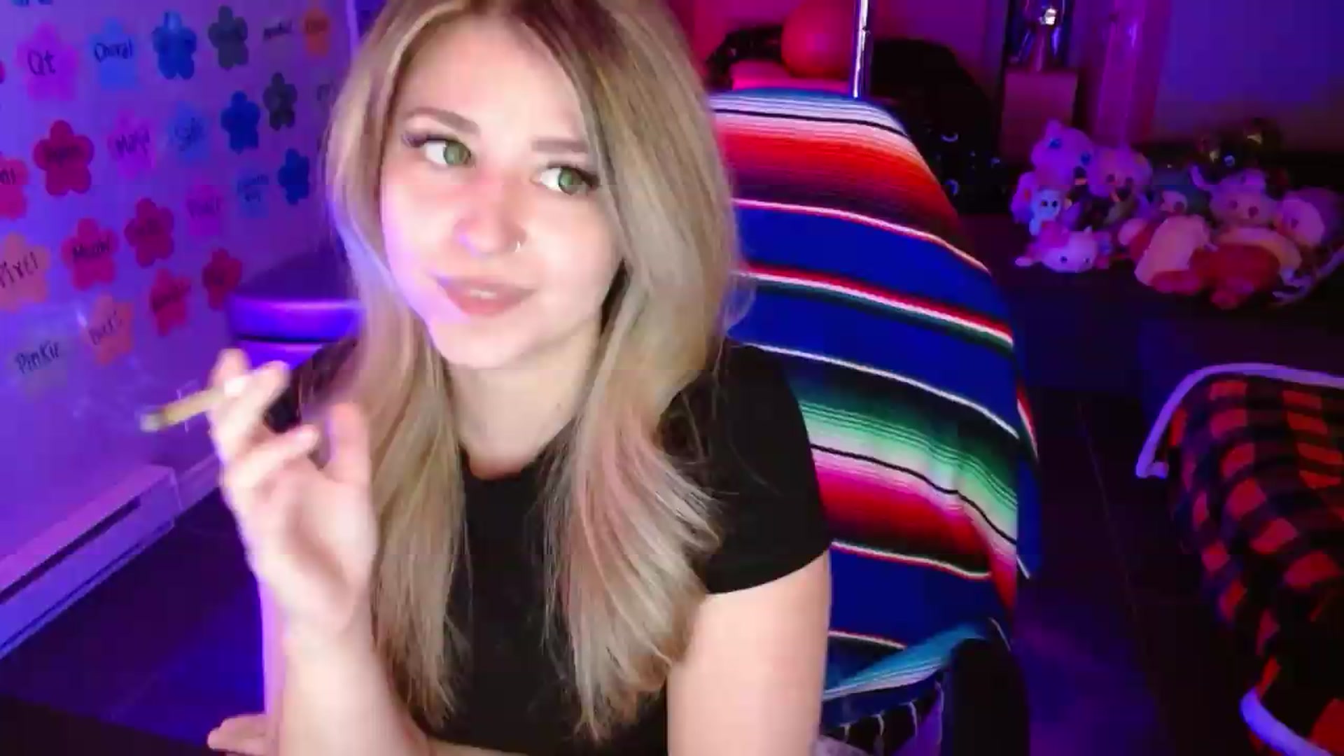 Gallery image thumbnail from Serafina's myfreecams stream on, 07/27/2026, 03:33 image 2 of 20