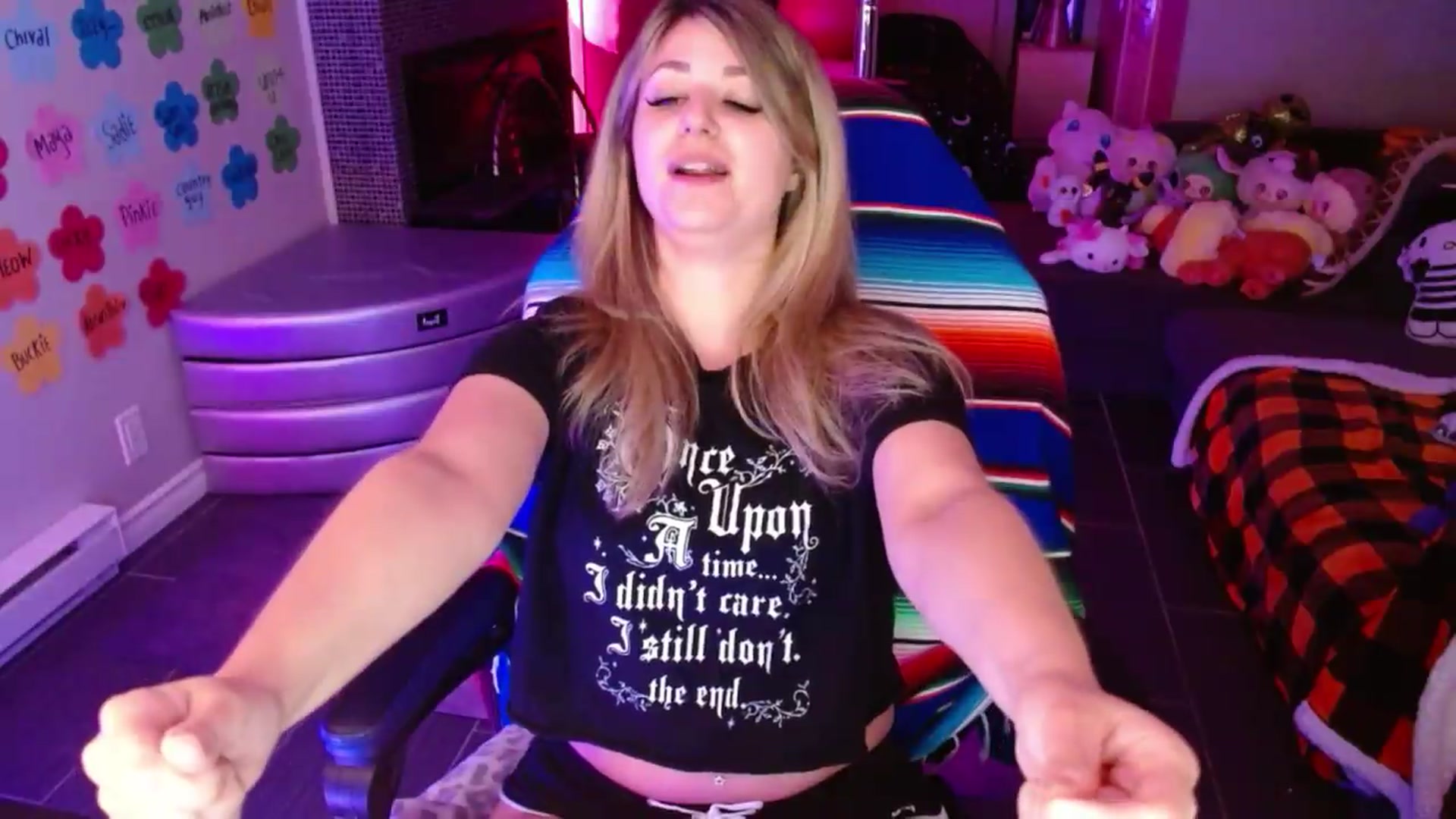 Gallery image thumbnail from Serafina's myfreecams stream on, 07/30/2026, 04:03 image 16 of 20