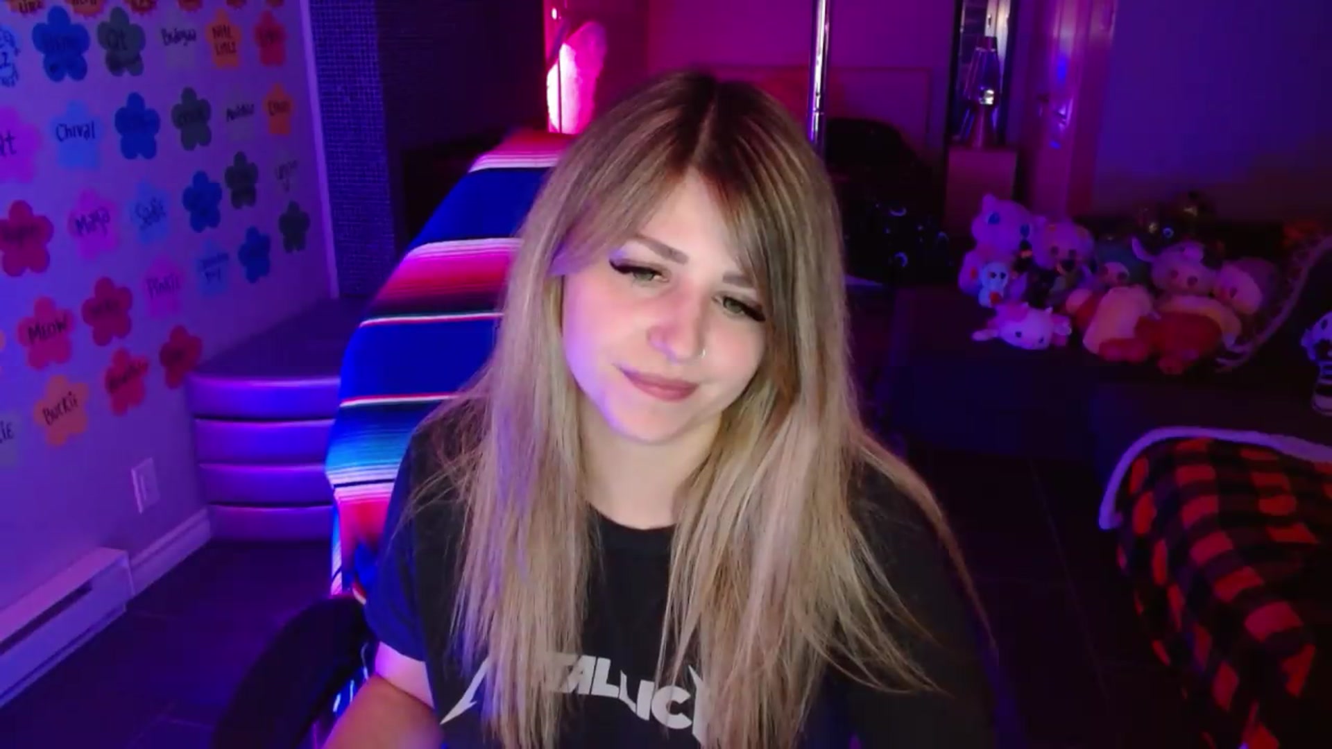 Gallery image thumbnail from Serafina's myfreecams stream on, 07/31/2026, 03:24 image 16 of 20