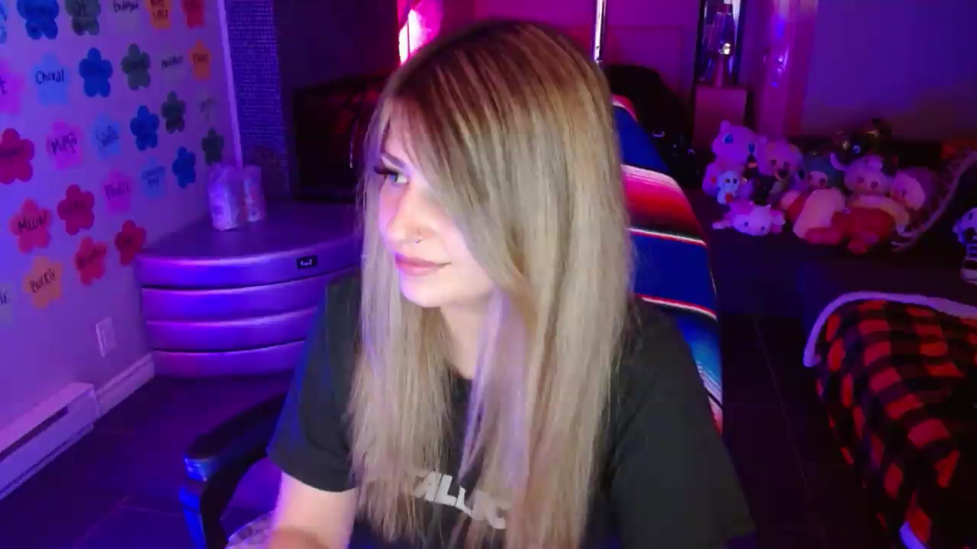 Gallery image thumbnail from Serafina's myfreecams stream on, 07/31/2026, 03:24 image 4 of 20