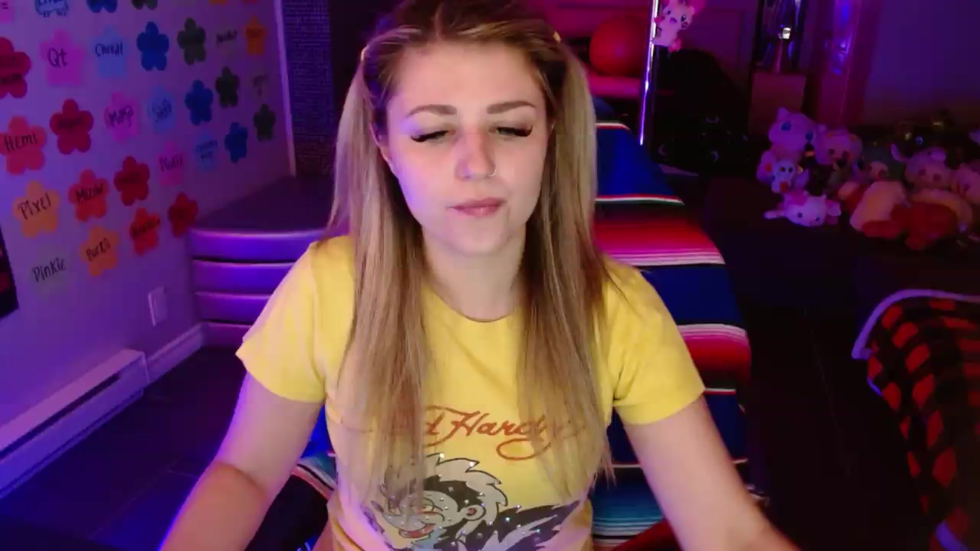 Gallery image thumbnail from Serafina's myfreecams stream on, 08/01/2026, 04:13 image 14 of 20