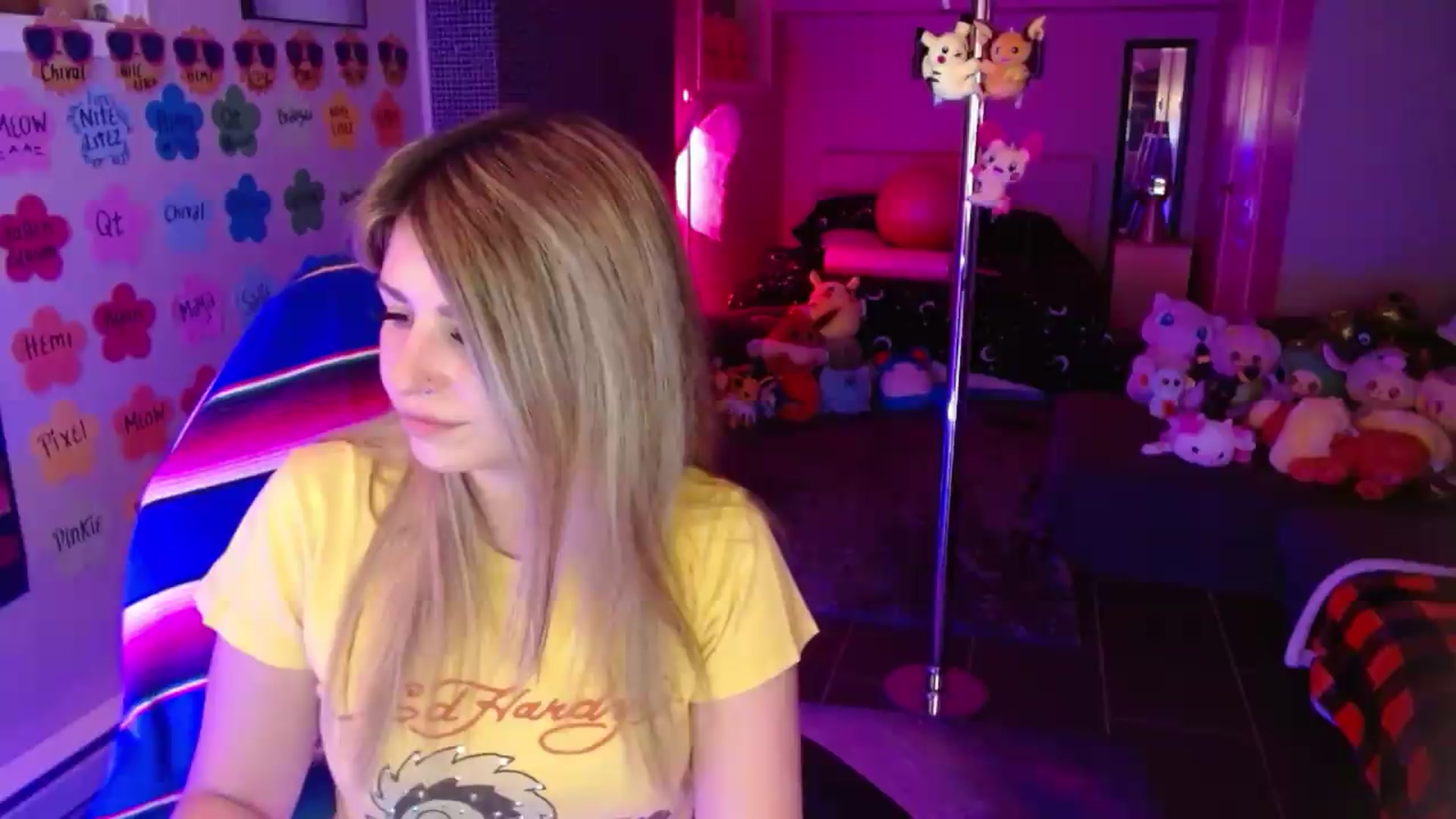 Gallery image thumbnail from Serafina's myfreecams stream on, 08/01/2026, 04:13 image 9 of 20