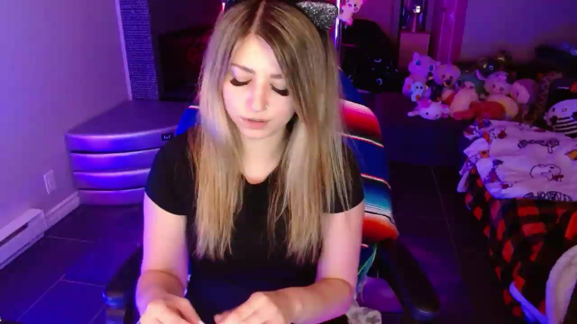 Gallery image thumbnail from Serafina's myfreecams stream on, 08/03/2026, 03:07 image 8 of 20