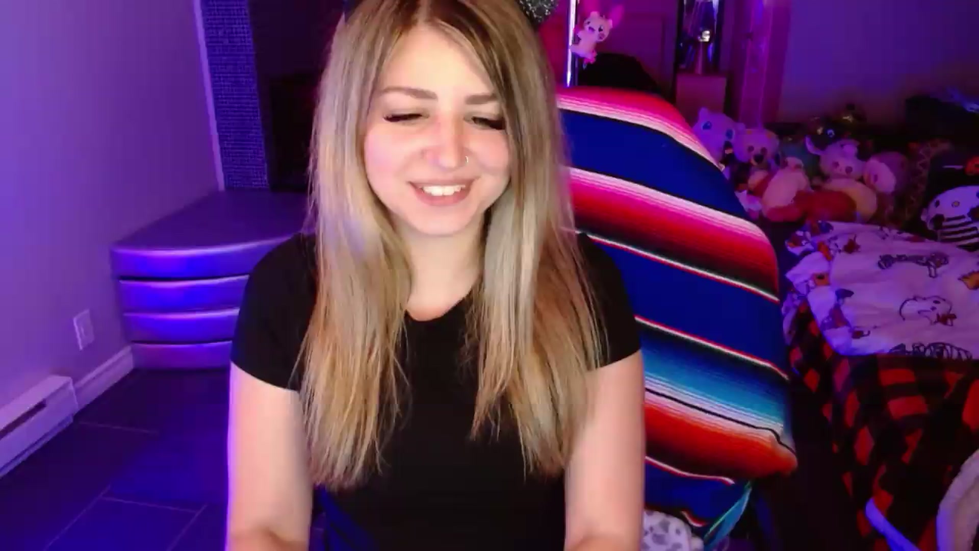 Gallery image thumbnail from Serafina's myfreecams stream on, 08/03/2026, 03:07 image 16 of 20