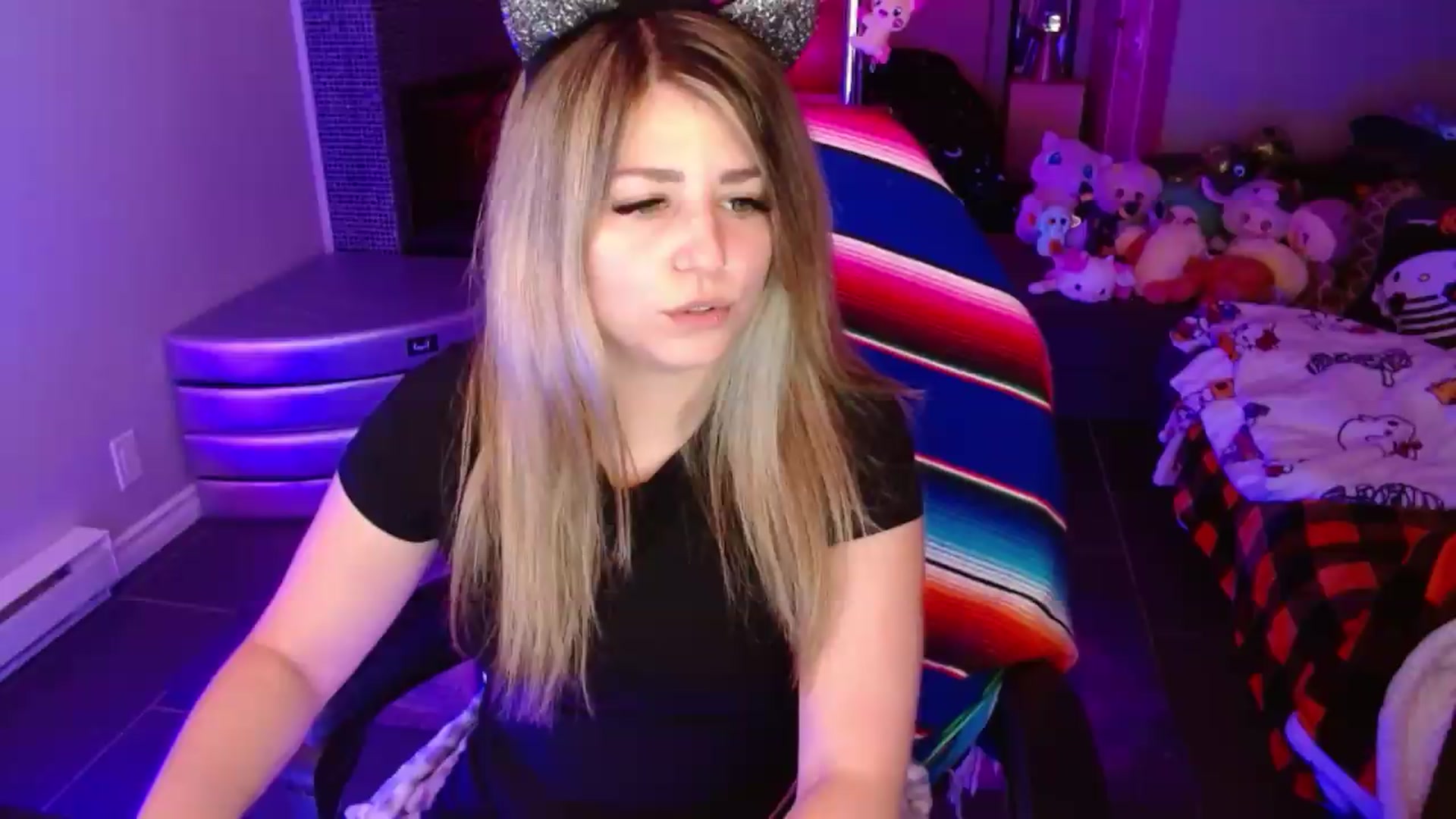 Gallery image thumbnail from Serafina's myfreecams stream on, 08/03/2026, 03:07 image 6 of 20
