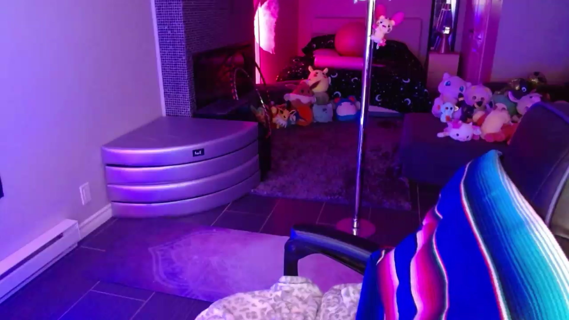 Gallery image thumbnail from Serafina's myfreecams stream on, 08/04/2026, 02:30 image 17 of 20