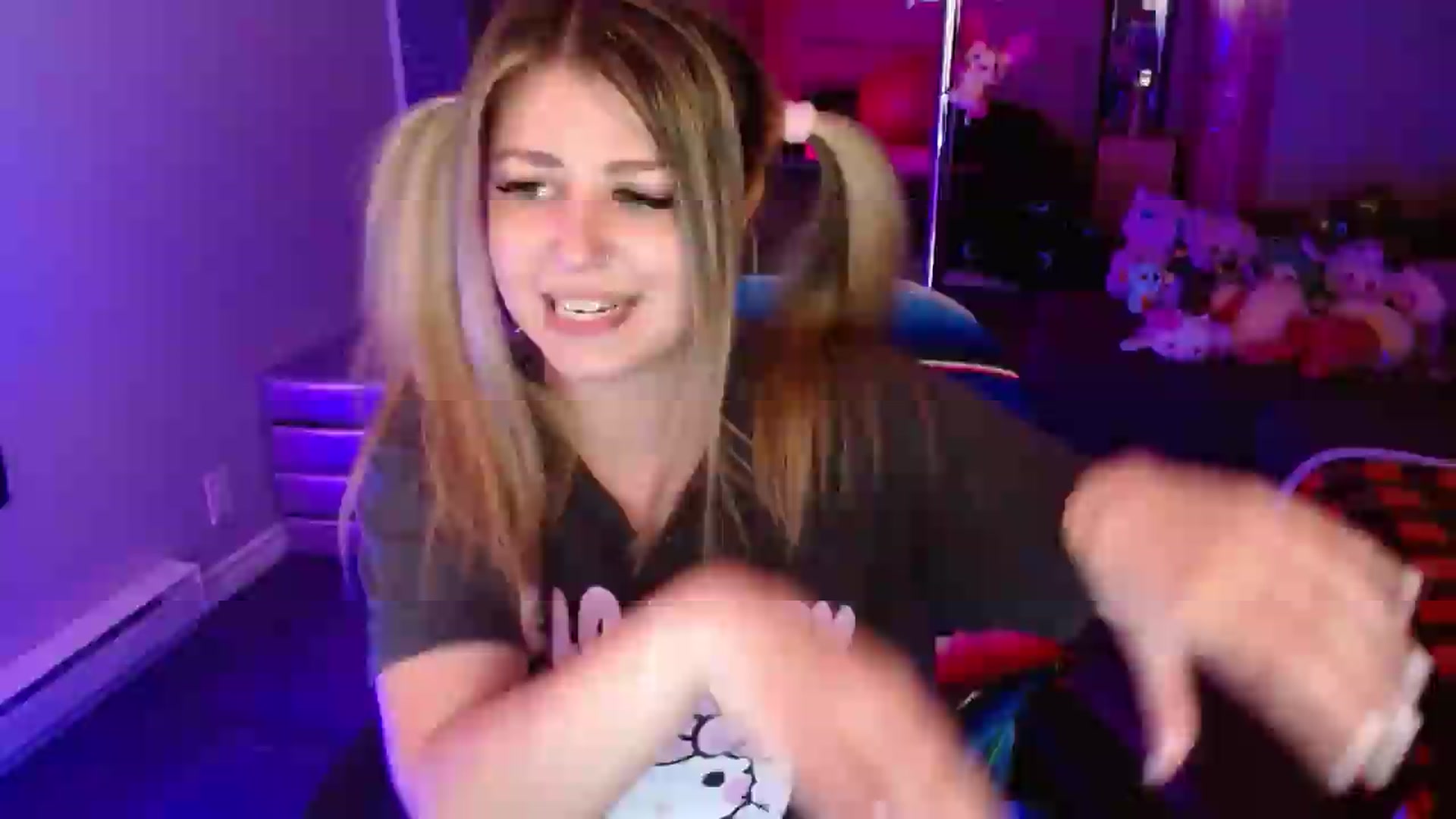Gallery image thumbnail from Serafina's myfreecams stream on, 08/04/2026, 02:30 image 12 of 20