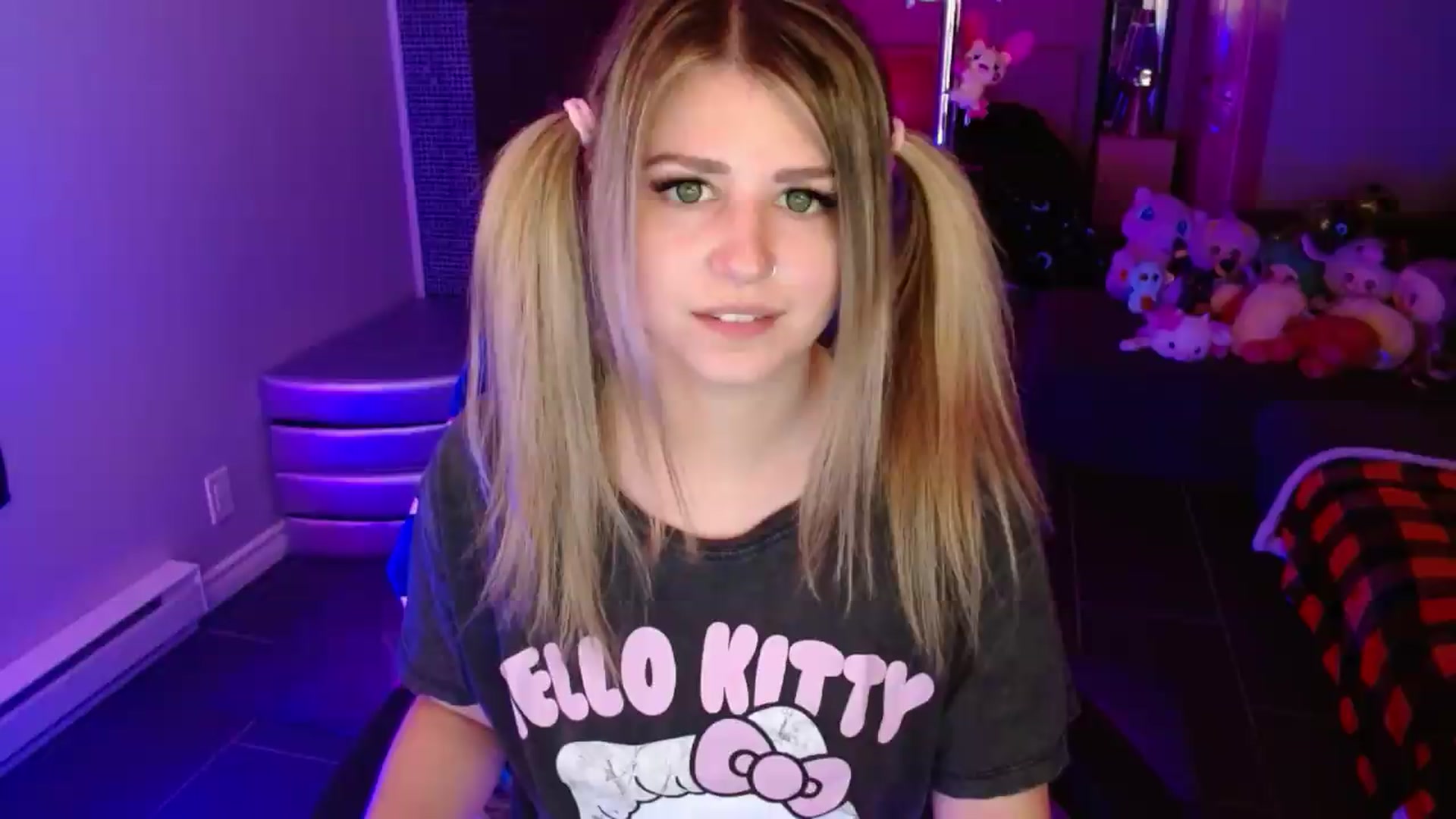 Gallery image thumbnail from Serafina's myfreecams stream on, 08/04/2026, 02:30 image 3 of 20