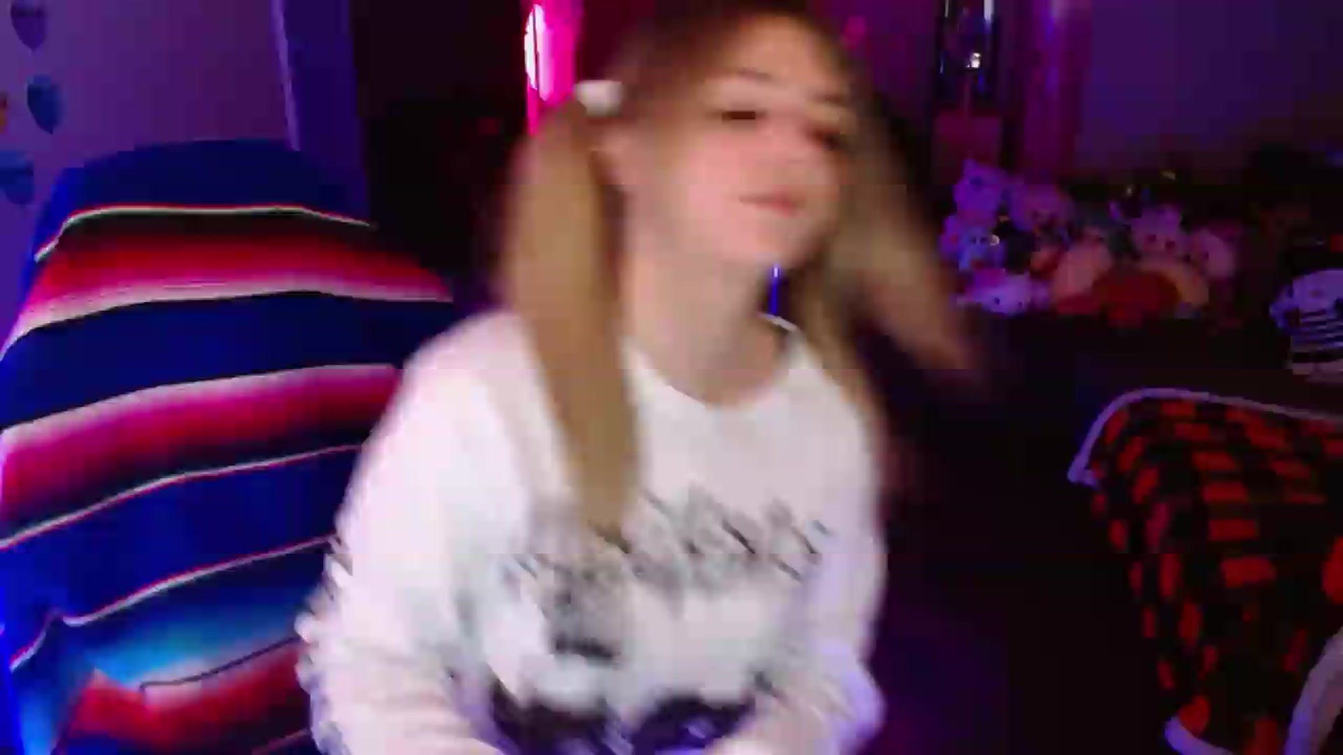 Gallery image thumbnail from Serafina's myfreecams stream on, 08/05/2026, 03:13 image 1 of 20