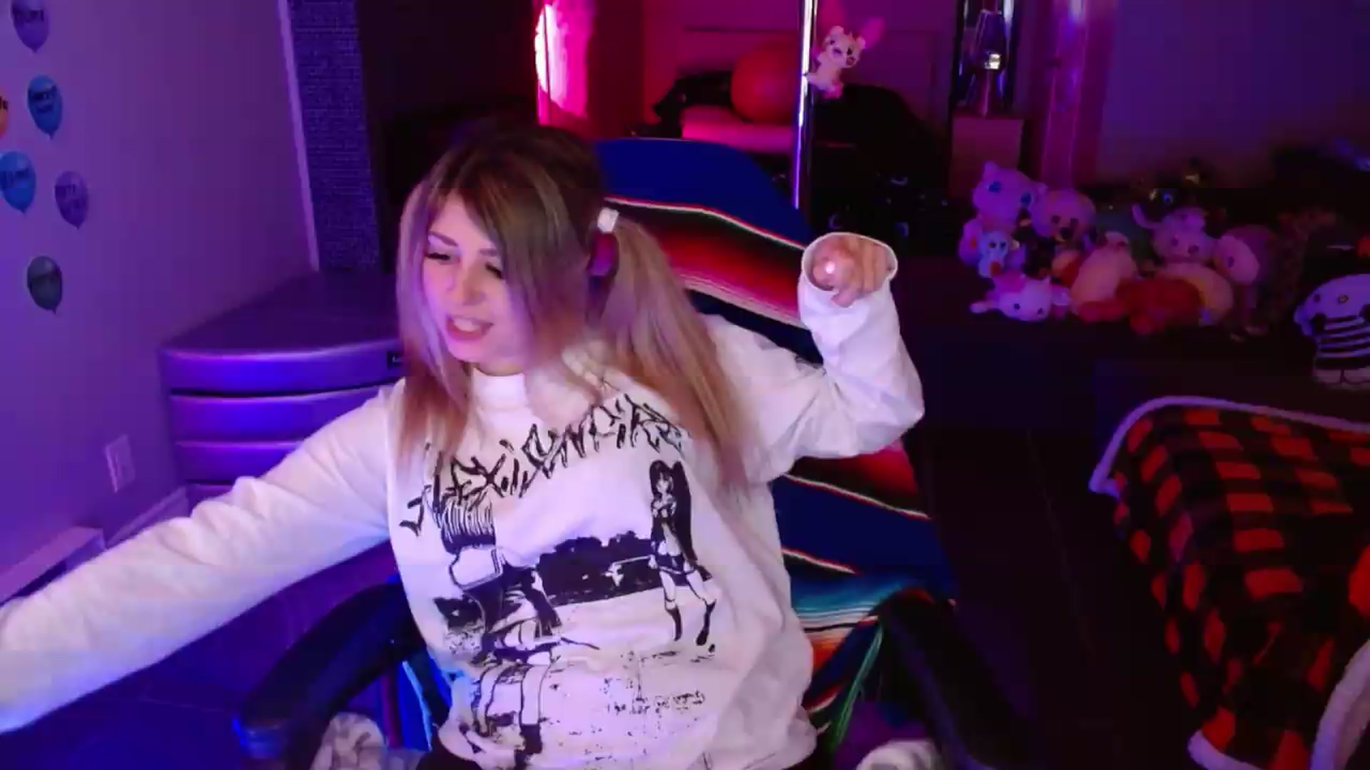 Gallery image thumbnail from Serafina's myfreecams stream on, 08/05/2026, 03:13 image 5 of 20