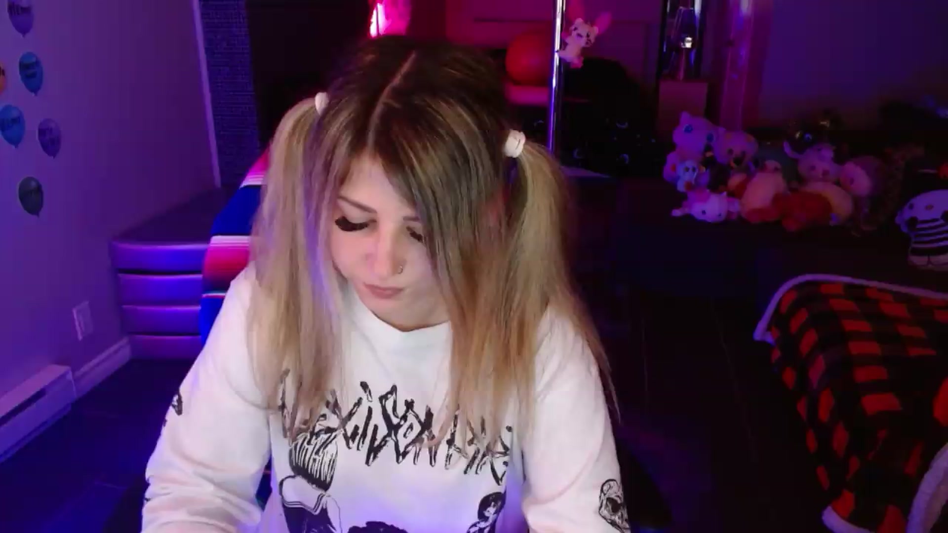 Gallery image thumbnail from Serafina's myfreecams stream on, 08/05/2026, 03:13 image 3 of 20