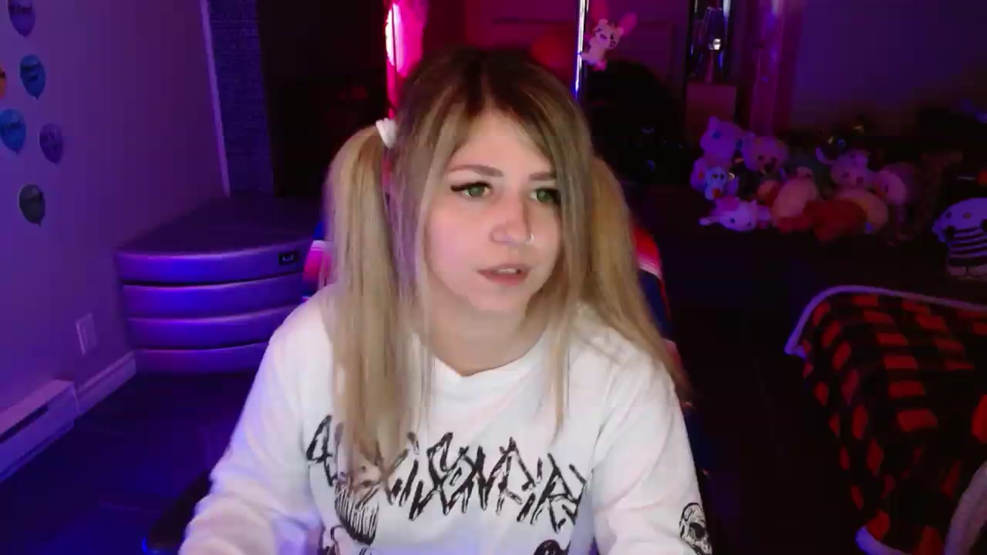 Gallery image thumbnail from Serafina's myfreecams stream on, 08/05/2026, 03:13 image 6 of 20