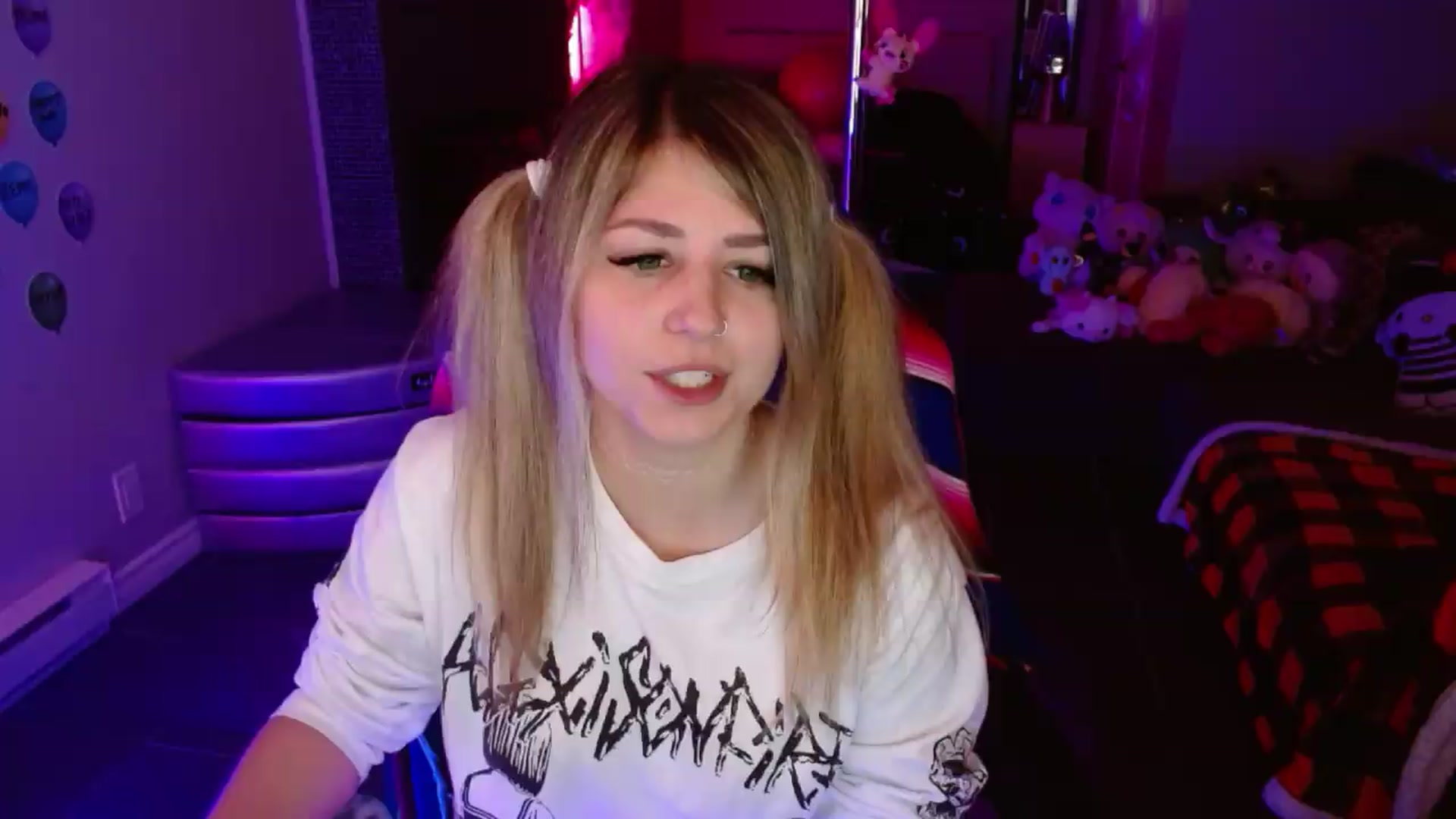 Gallery image thumbnail from Serafina's myfreecams stream on, 08/05/2026, 03:13 image 4 of 20