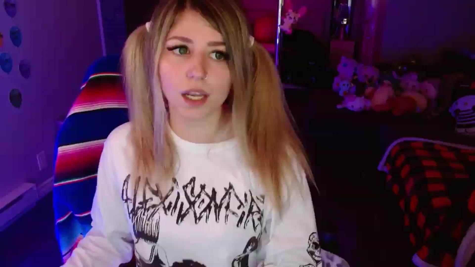 Gallery image thumbnail from Serafina's myfreecams stream on, 08/05/2026, 03:13 image 2 of 20