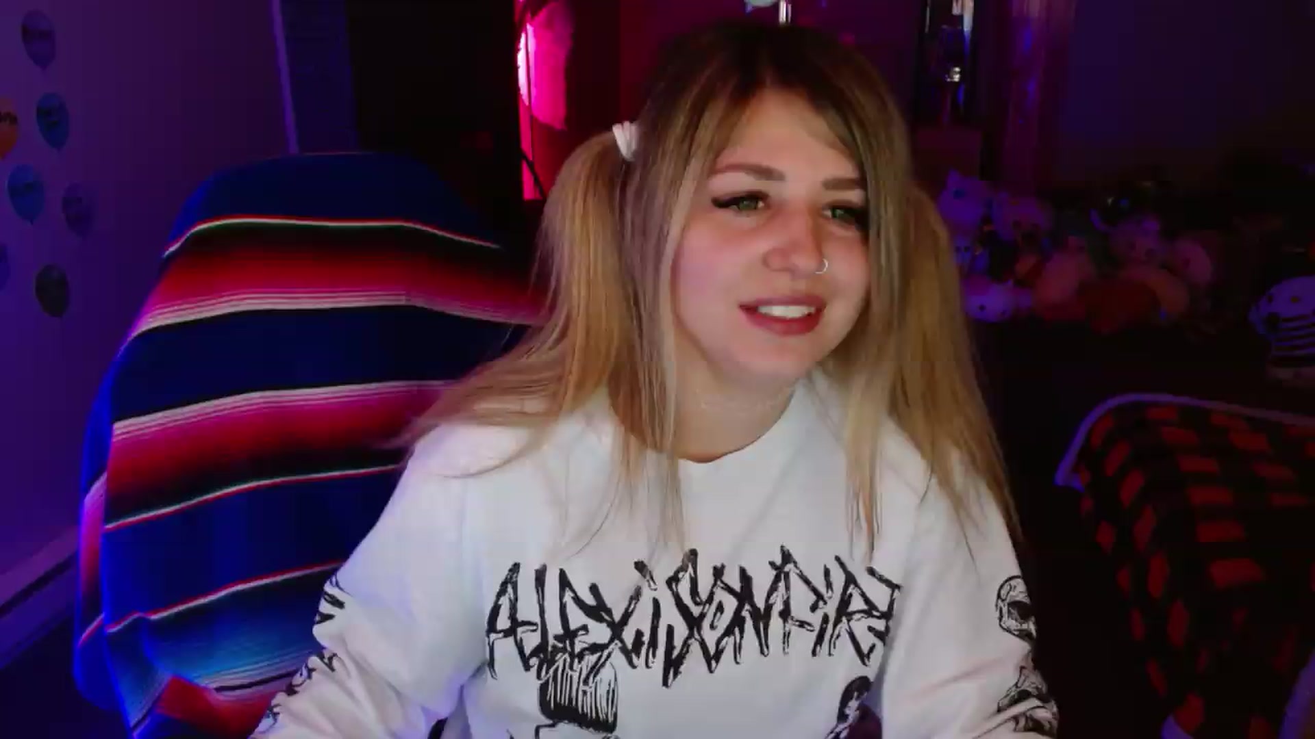Gallery image thumbnail from Serafina's myfreecams stream on, 08/05/2026, 03:13 image 19 of 20