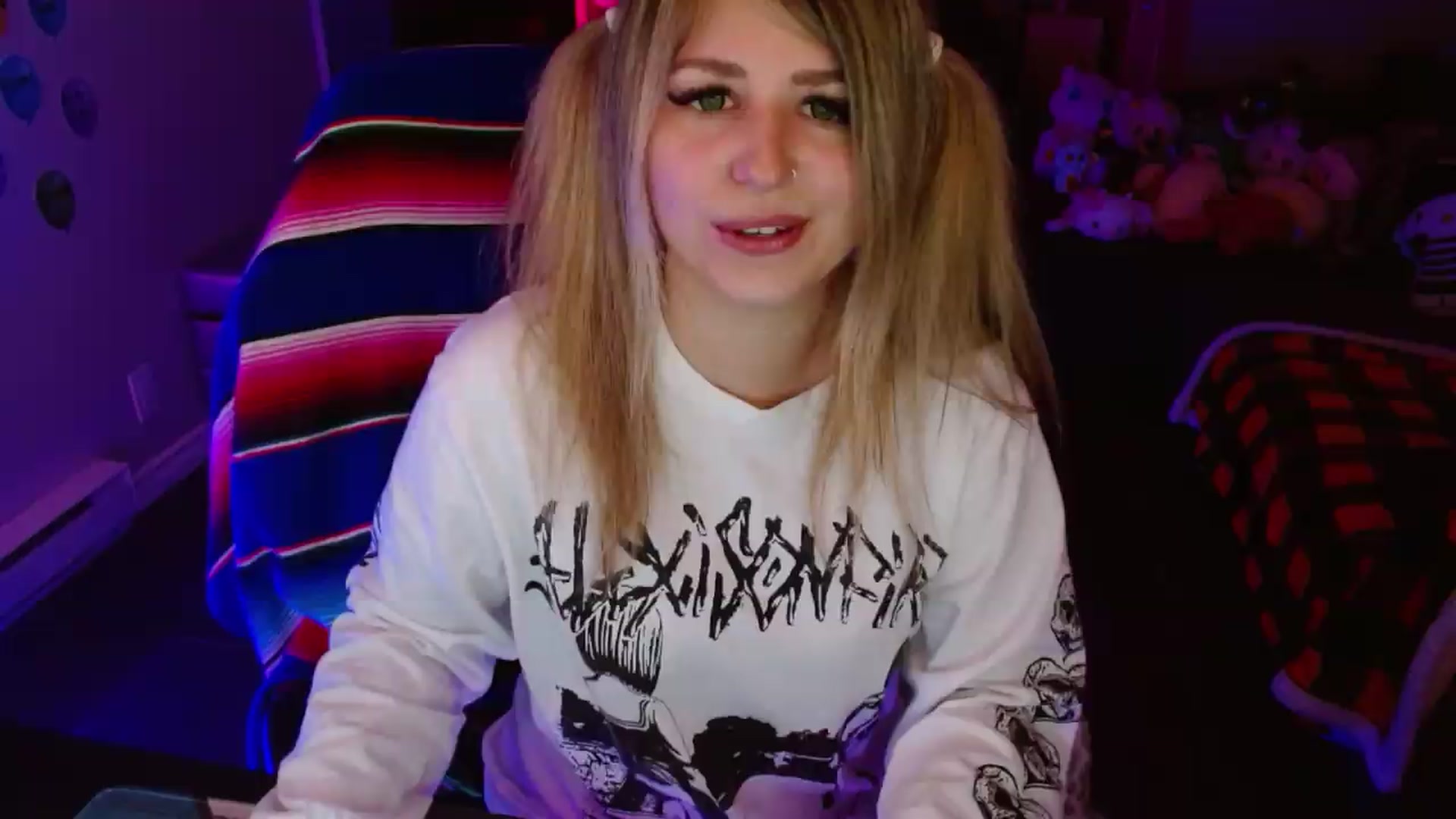 Gallery image thumbnail from Serafina's myfreecams stream on, 08/05/2026, 03:13 image 15 of 20