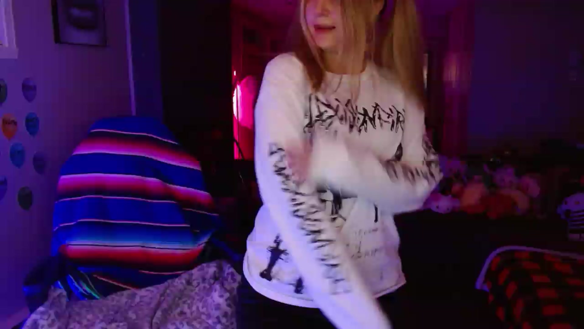 Gallery image thumbnail from Serafina's myfreecams stream on, 08/05/2026, 03:13 image 16 of 20