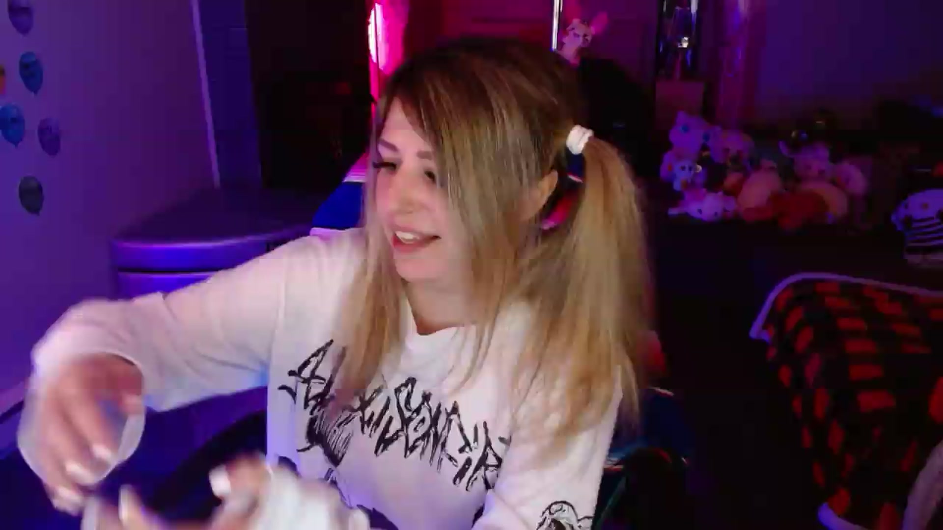 Gallery image thumbnail from Serafina's myfreecams stream on, 08/05/2026, 03:13 image 7 of 20