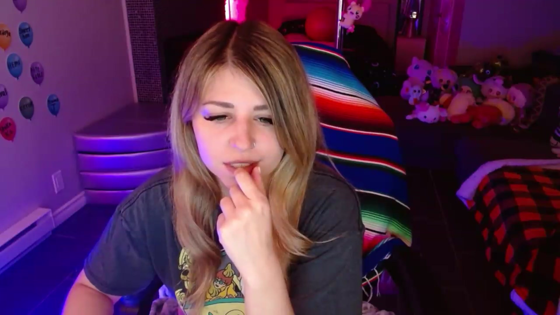 Gallery image thumbnail from Serafina's myfreecams stream on, 08/06/2026, 03:49 image 15 of 20