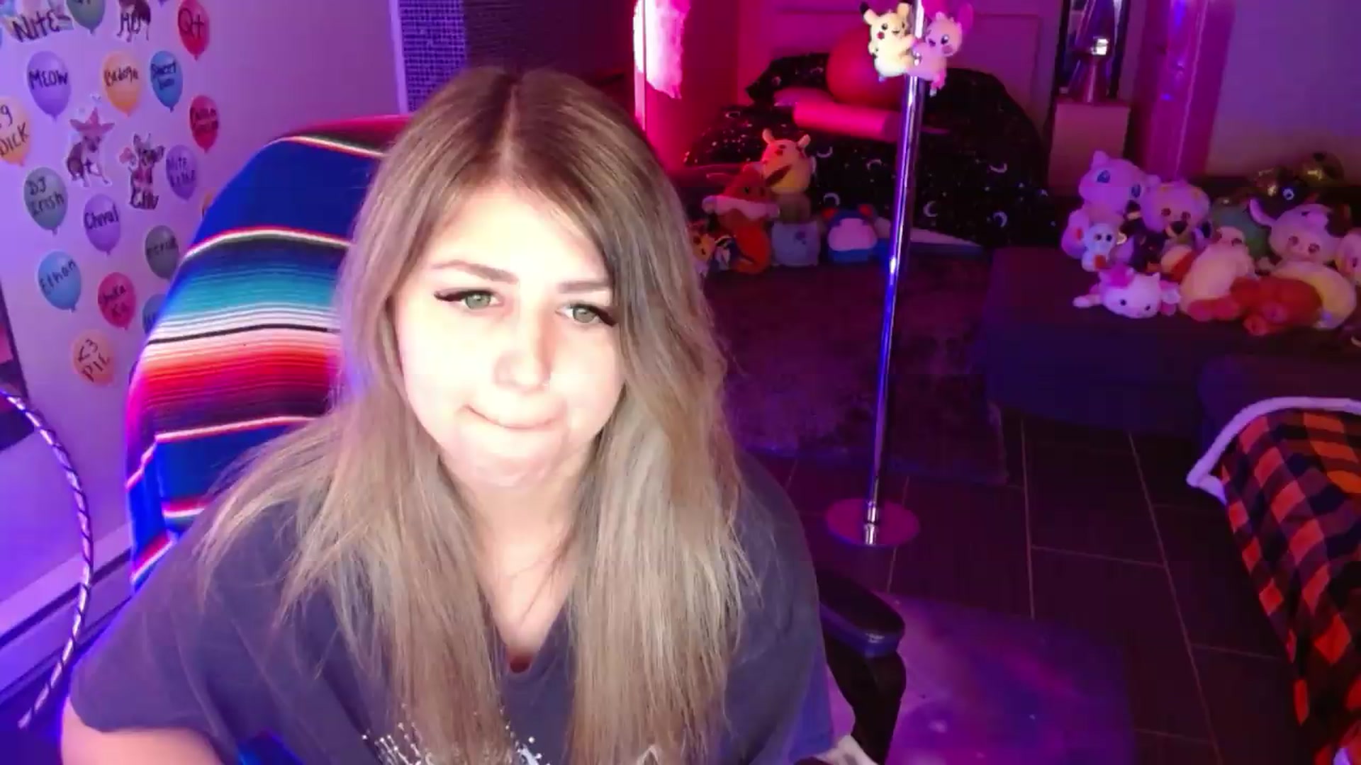 Gallery image thumbnail from Serafina's myfreecams stream on, 08/12/2026, 04:10 image 2 of 20
