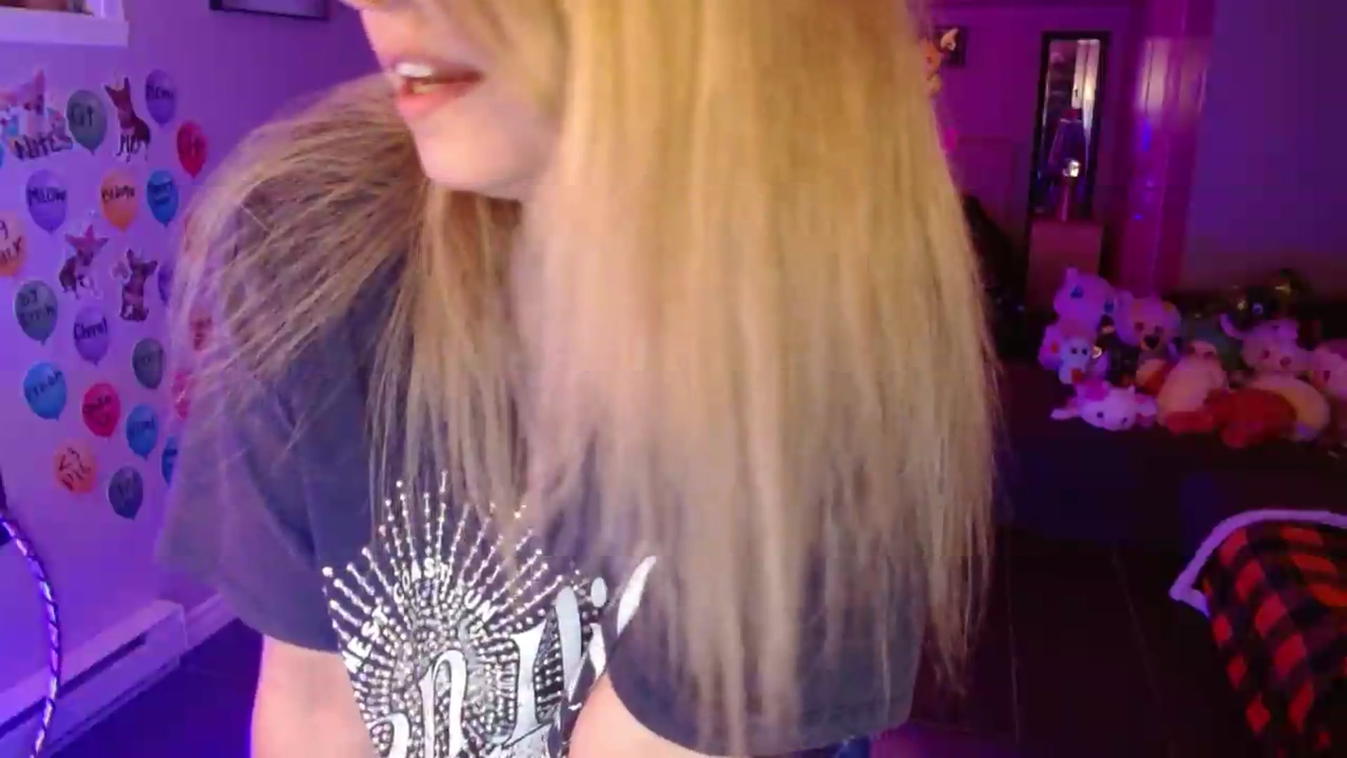 Gallery image thumbnail from Serafina's myfreecams stream on, 08/12/2026, 04:10 image 8 of 20