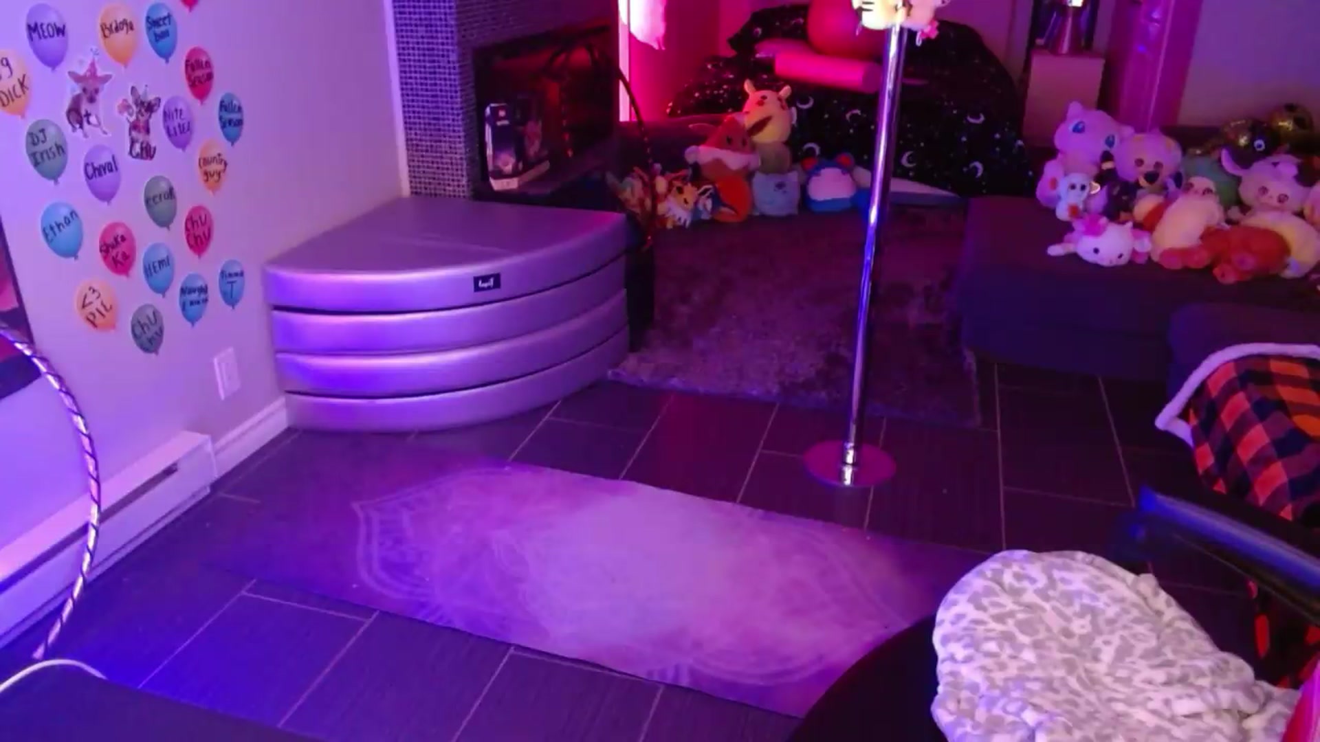 Gallery image thumbnail from Serafina's myfreecams stream on, 08/12/2026, 06:20 image 7 of 20