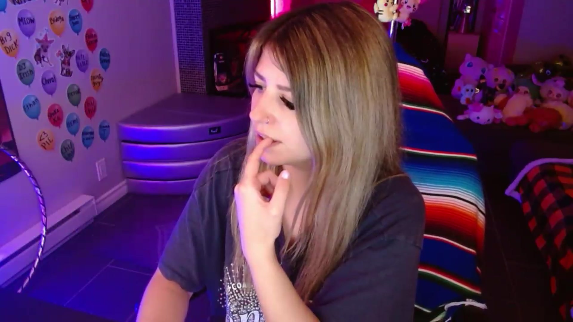 Gallery image thumbnail from Serafina's myfreecams stream on, 08/12/2026, 06:20 image 16 of 20