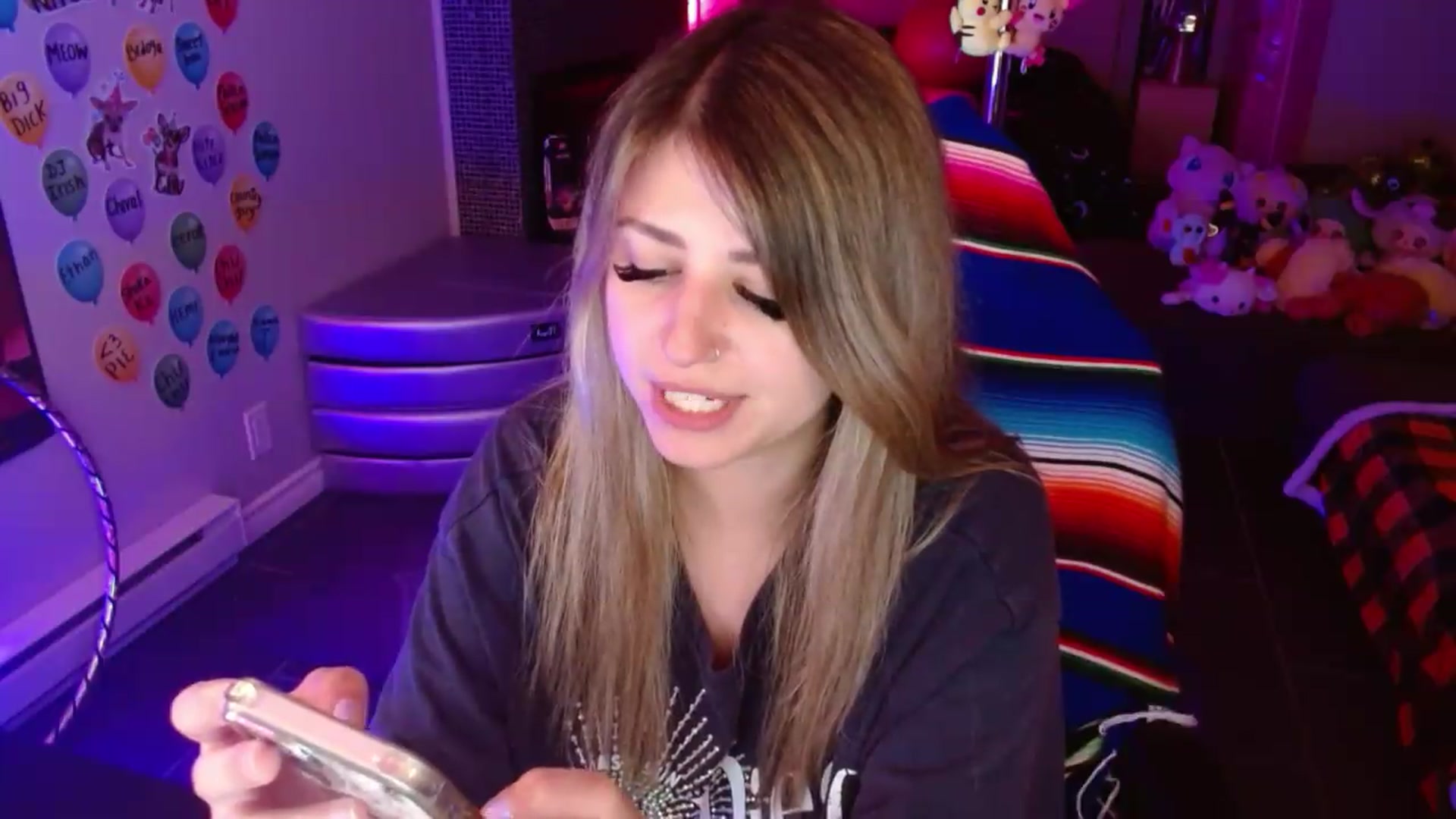 Gallery image thumbnail from Serafina's myfreecams stream on, 08/12/2026, 06:20 image 17 of 20