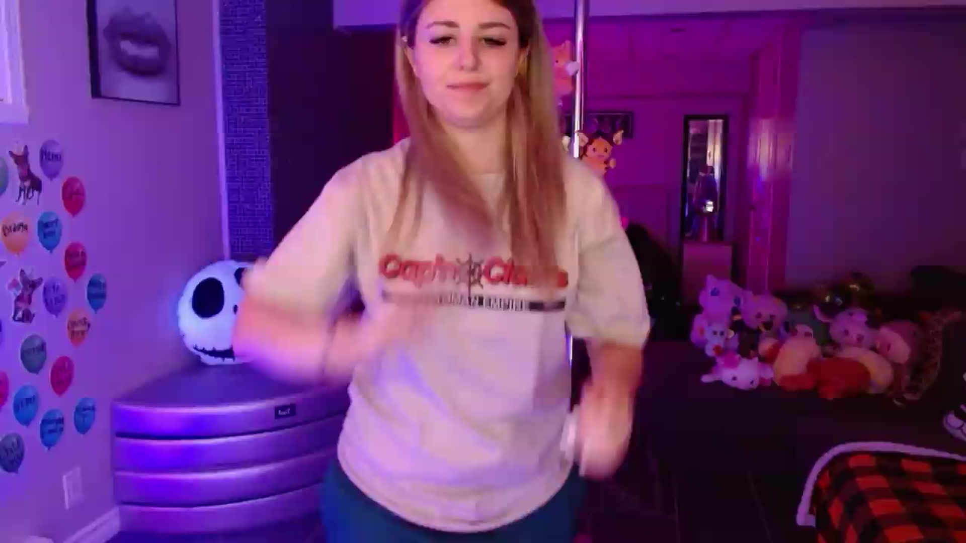 Gallery image thumbnail from Serafina's myfreecams stream on, 08/14/2026, 03:55 image 10 of 20