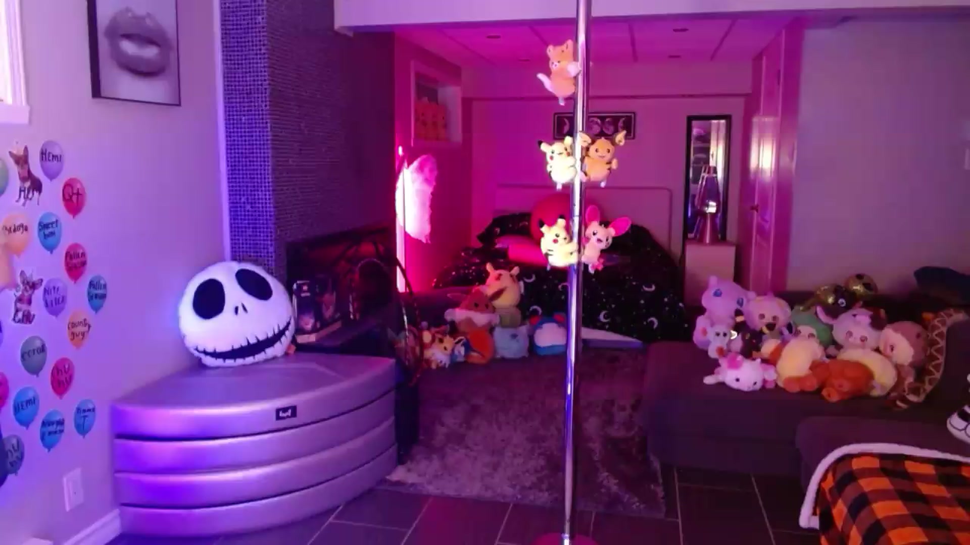 Gallery image thumbnail from Serafina's myfreecams stream on, 08/14/2026, 03:55 image 8 of 20