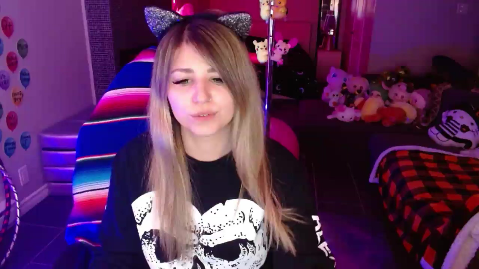 Gallery image thumbnail from Serafina's myfreecams stream on, 08/16/2026, 03:11 image 9 of 20