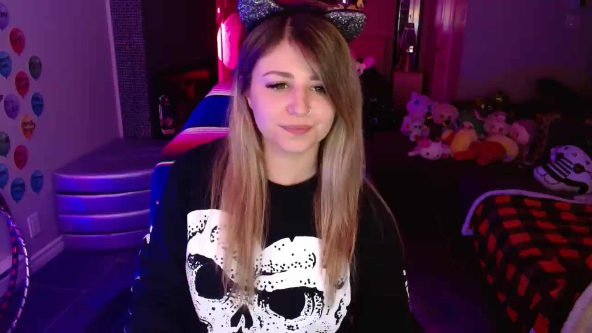 Gallery image thumbnail from Serafina's myfreecams stream on, 08/16/2026, 03:11 image 17 of 20