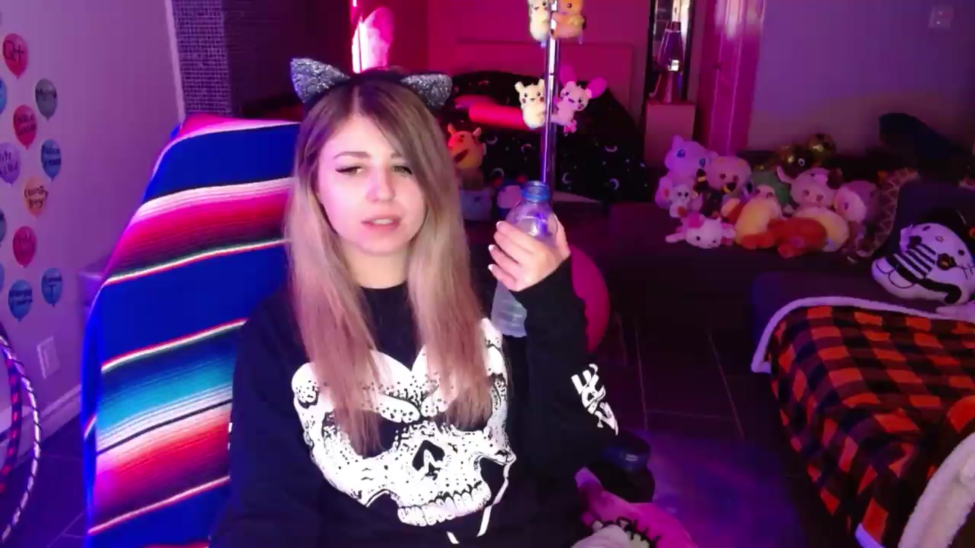 Gallery image thumbnail from Serafina's myfreecams stream on, 08/16/2026, 03:11 image 4 of 20
