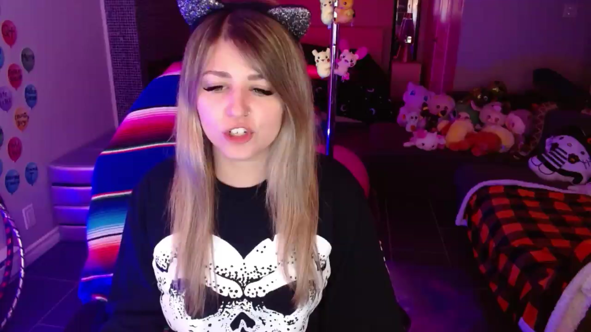 Gallery image thumbnail from Serafina's myfreecams stream on, 08/16/2026, 03:11 image 7 of 20