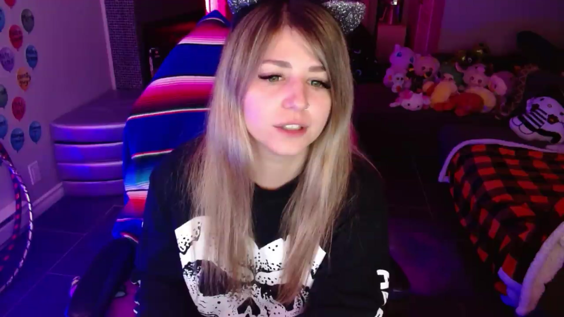 Gallery image thumbnail from Serafina's myfreecams stream on, 08/16/2026, 03:11 image 13 of 20