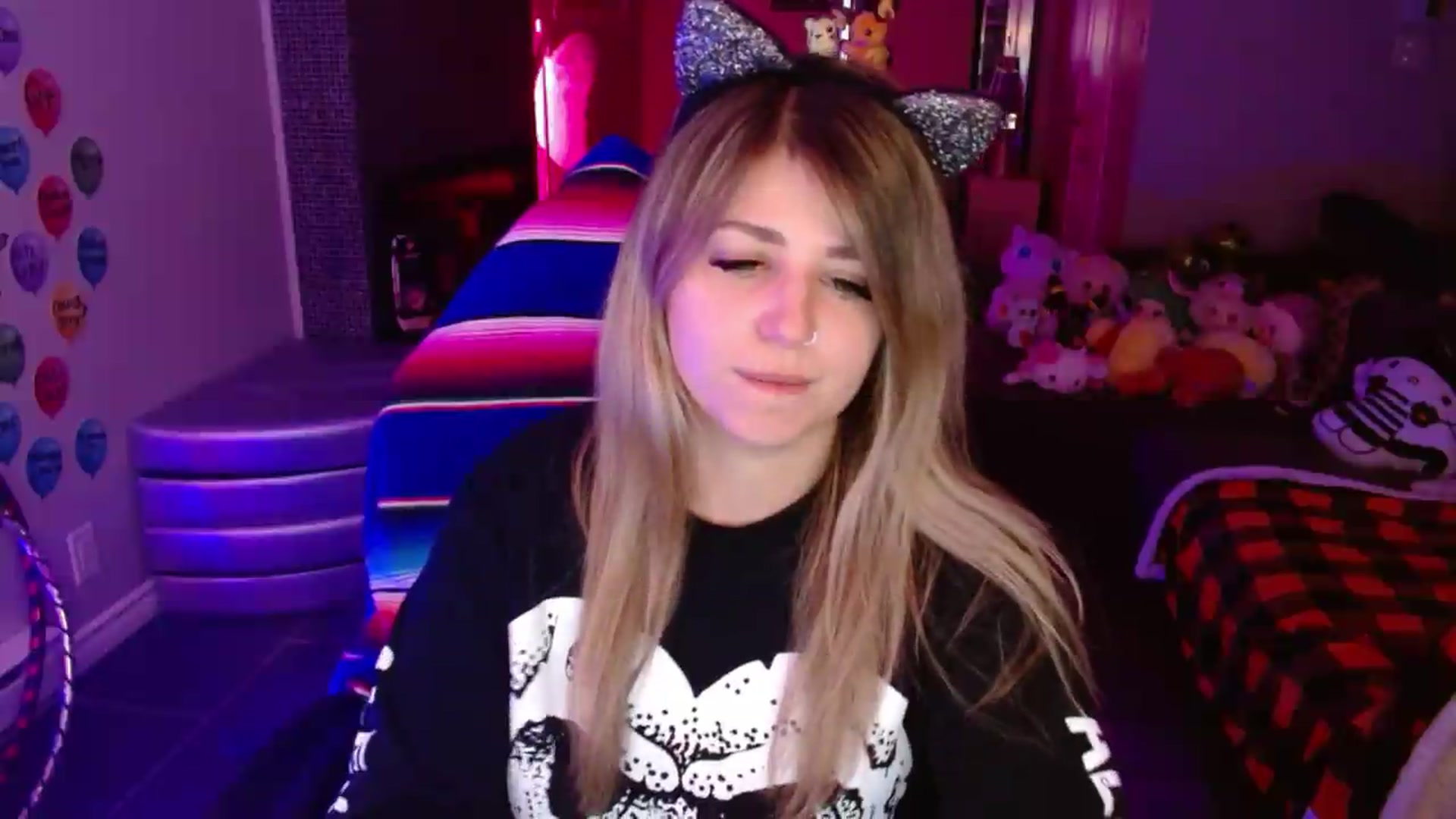 Gallery image thumbnail from Serafina's myfreecams stream on, 08/16/2026, 03:11 image 19 of 20