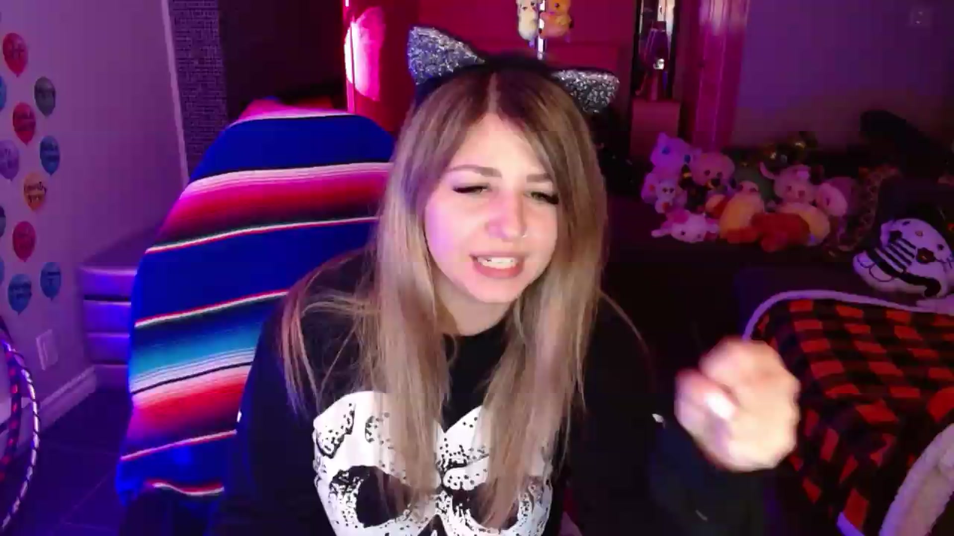 Gallery image thumbnail from Serafina's myfreecams stream on, 08/16/2026, 03:11 image 6 of 20