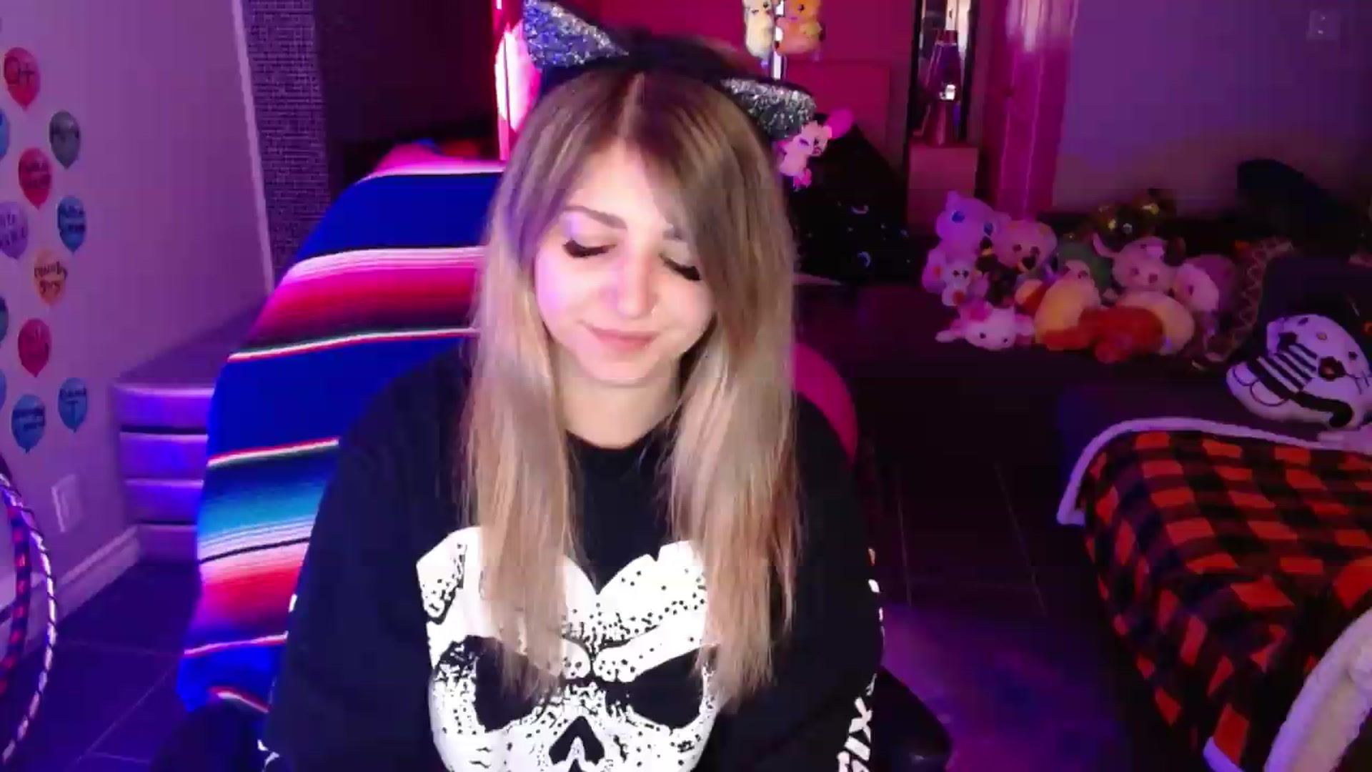 Gallery image thumbnail from Serafina's myfreecams stream on, 08/16/2026, 03:11 image 8 of 20