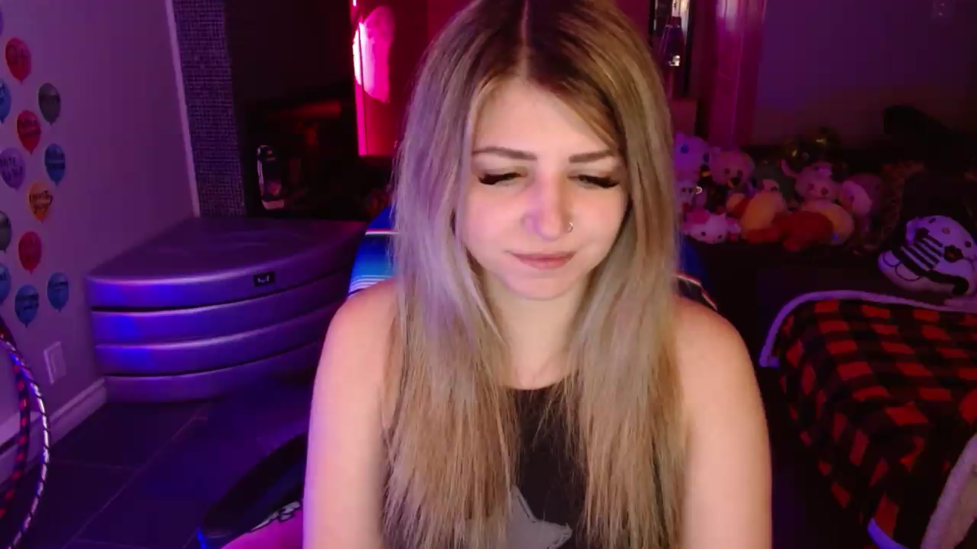 Gallery image thumbnail from Serafina's myfreecams stream on, 08/17/2026, 04:20 image 6 of 20