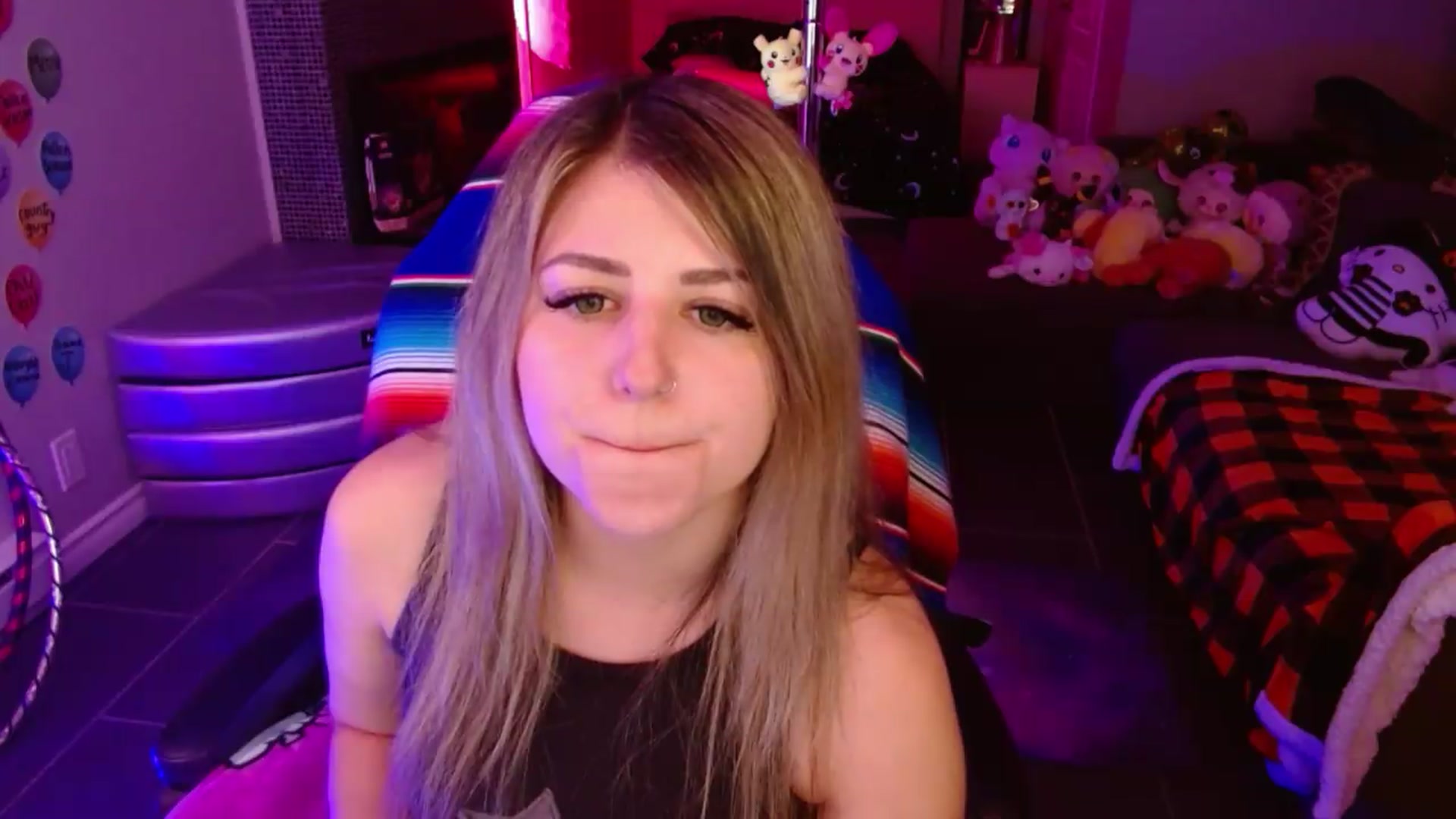 Gallery image thumbnail from Serafina's myfreecams stream on, 08/17/2026, 04:20 image 14 of 20
