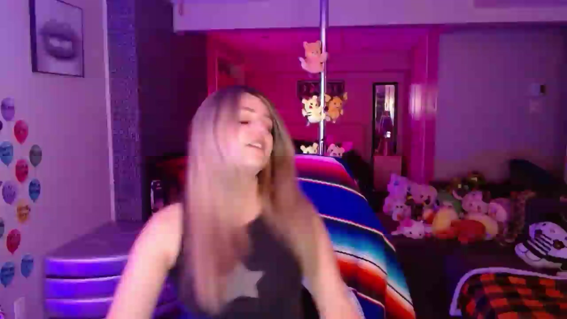 Gallery image thumbnail from Serafina's myfreecams stream on, 08/17/2026, 04:20 image 1 of 20