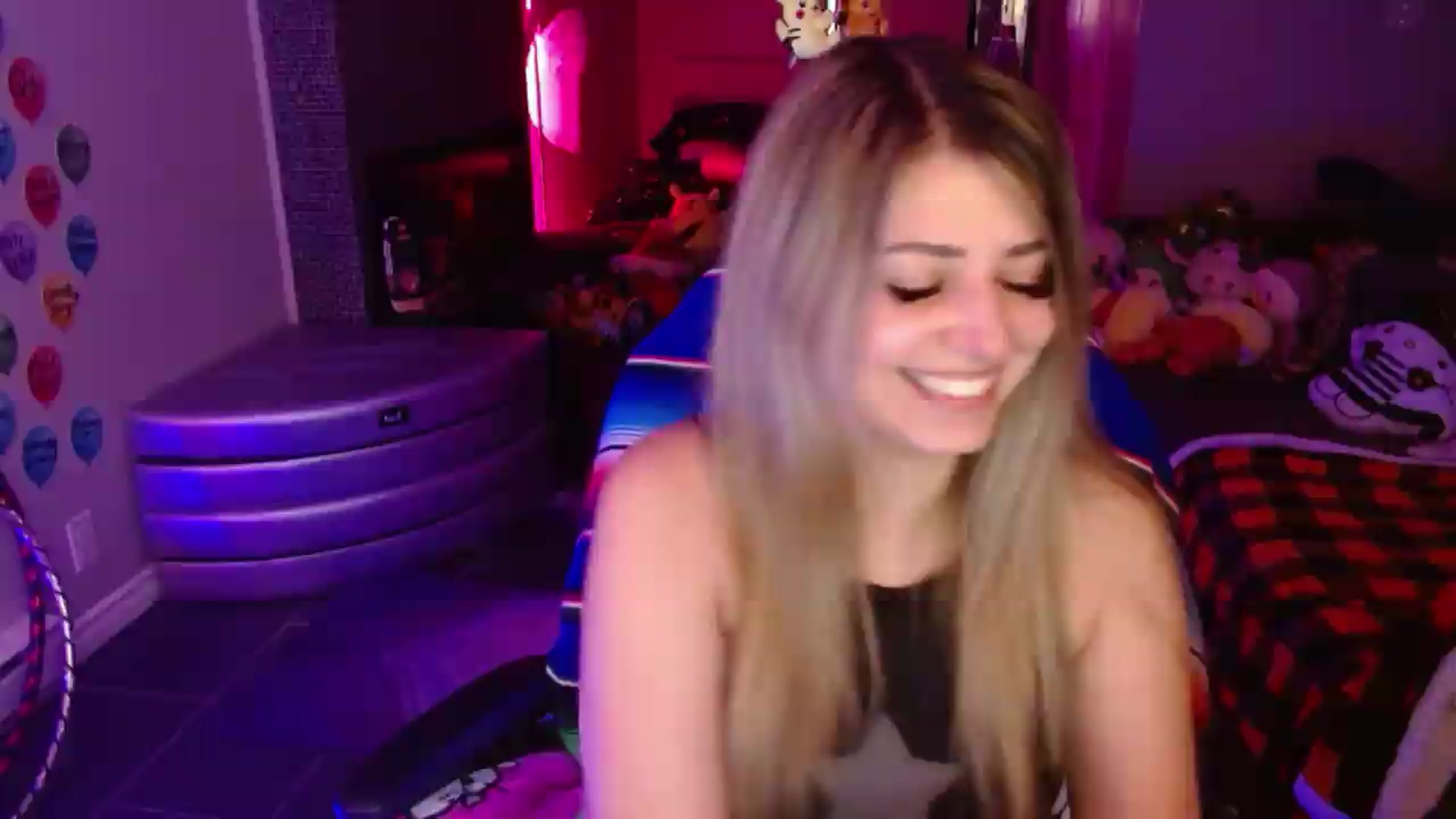 Gallery image thumbnail from Serafina's myfreecams stream on, 08/17/2026, 04:20 image 4 of 20