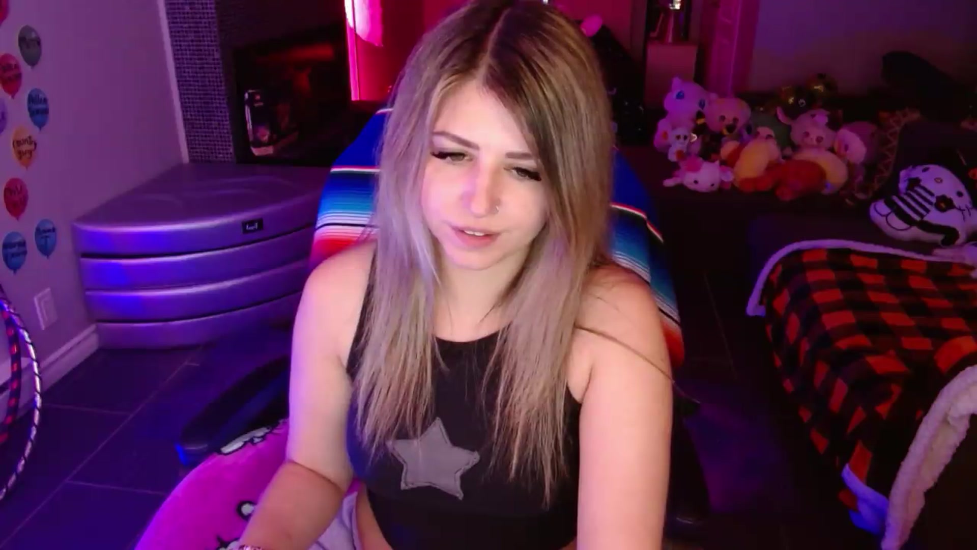 Gallery image thumbnail from Serafina's myfreecams stream on, 08/17/2026, 04:20 image 13 of 20