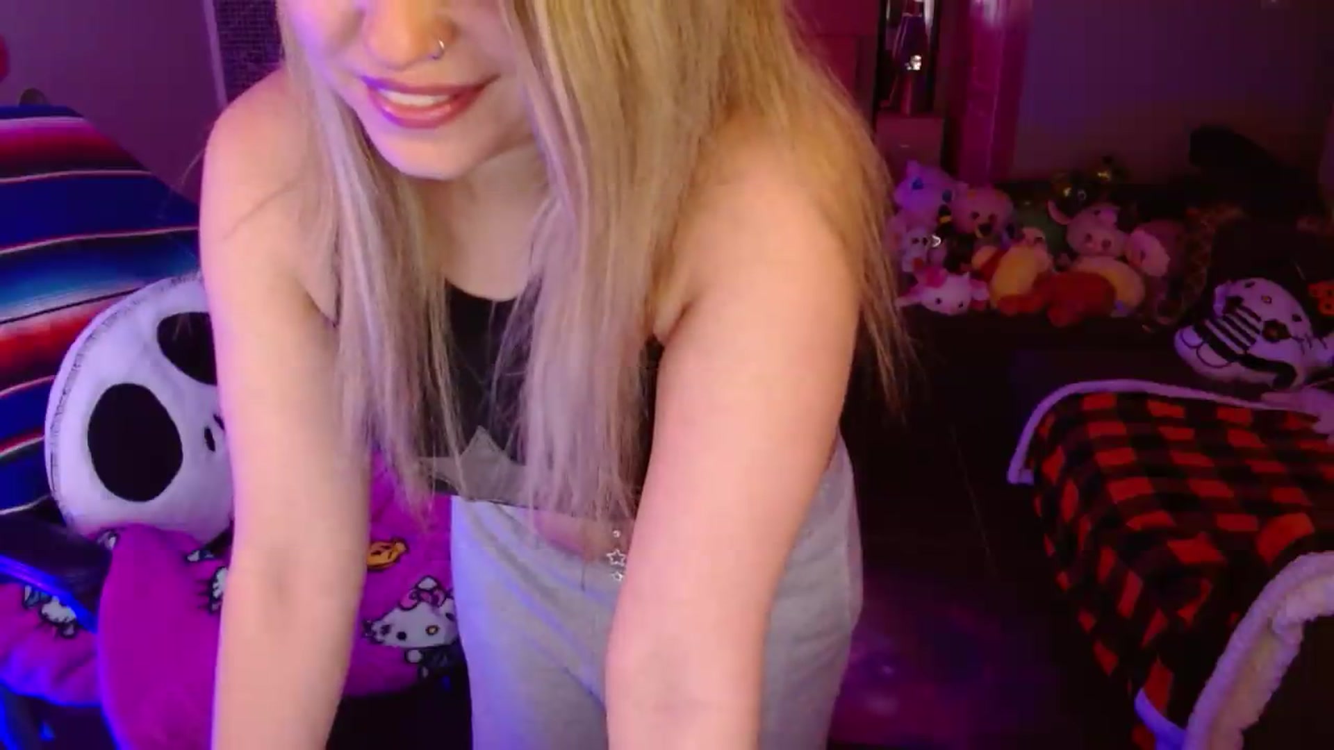 Gallery image thumbnail from Serafina's myfreecams stream on, 08/17/2026, 04:20 image 16 of 20