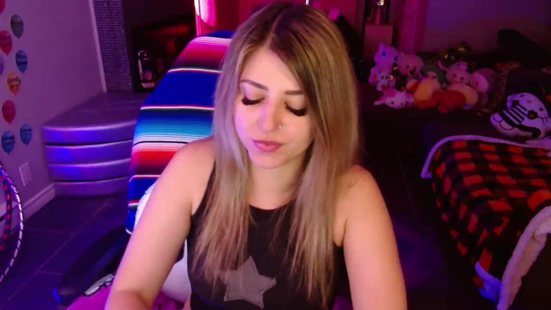 Gallery image thumbnail from Serafina's myfreecams stream on, 08/17/2026, 04:20 image 15 of 20