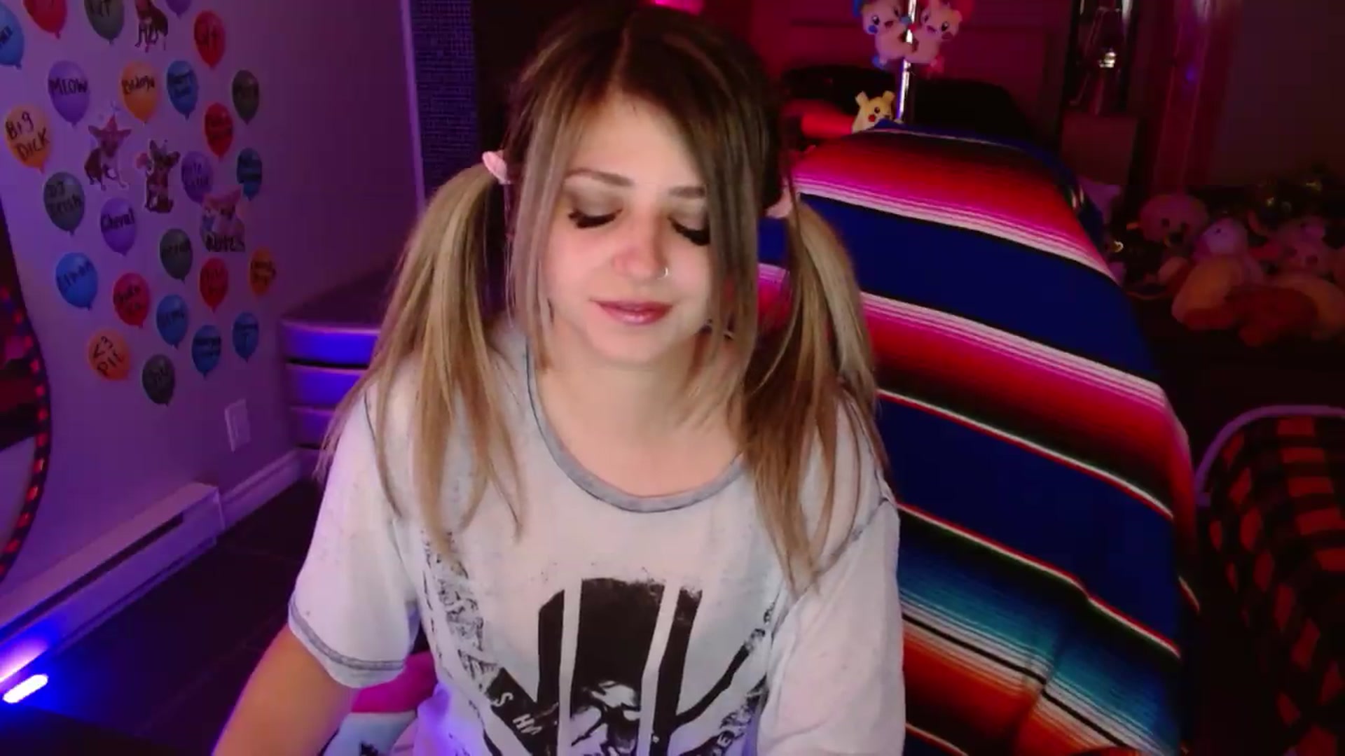 Gallery image thumbnail from Serafina's myfreecams stream on, 08/21/2026, 05:22 image 16 of 20