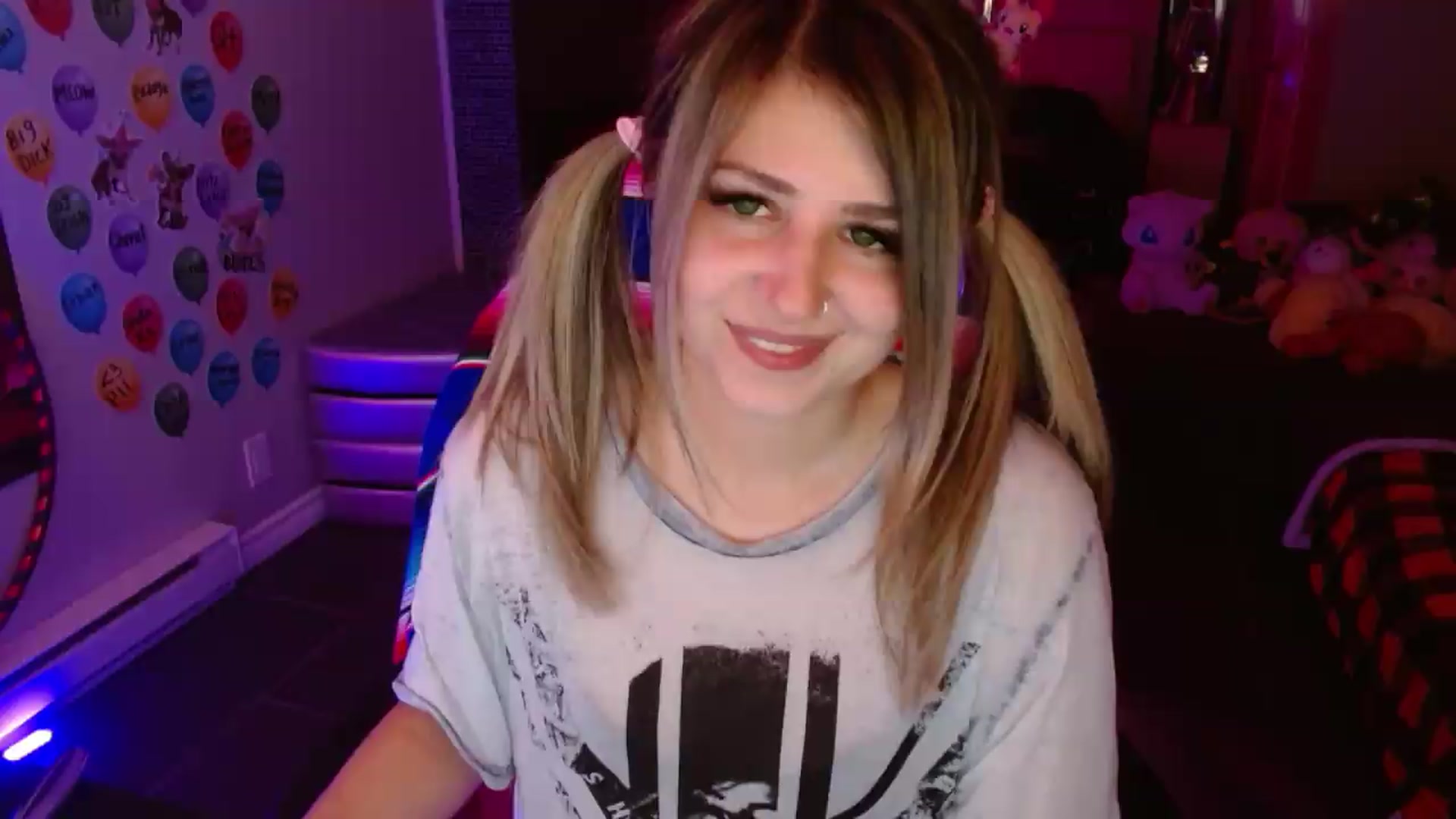 Gallery image thumbnail from Serafina's myfreecams stream on, 08/21/2026, 05:22 image 12 of 20